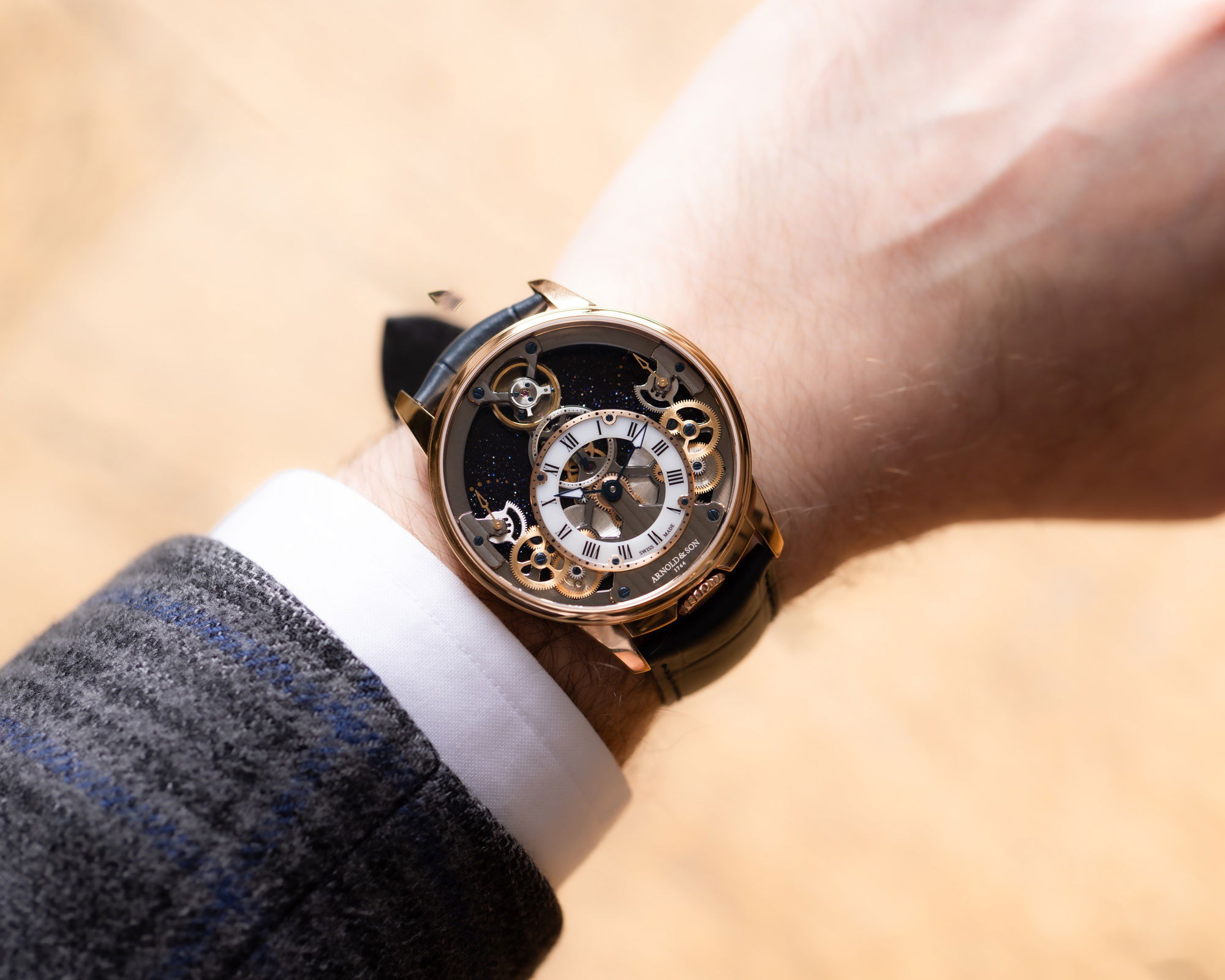 Arnold & Son Time Pyramid 42.5 Red Gold - View 3