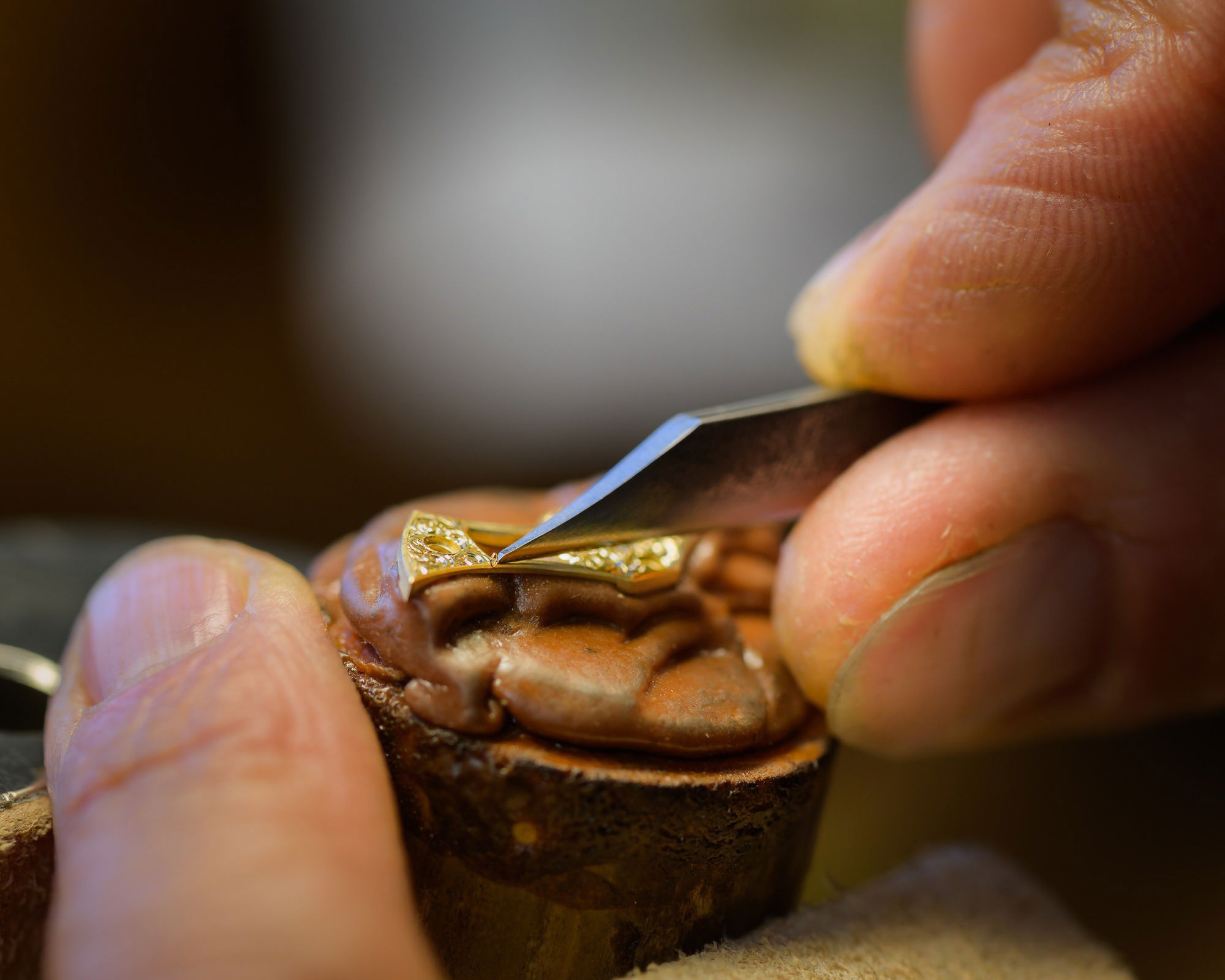 Arnold & Son Ultrathin Tourbillon Gold - View 2