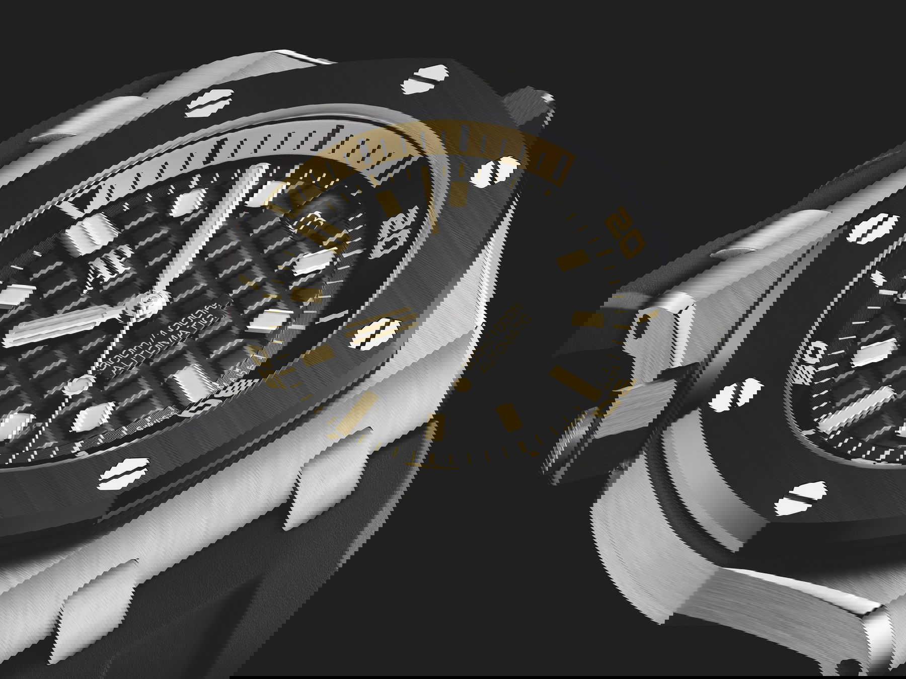 Audemars Piguet Royal Oak Offshore Diver - View 2
