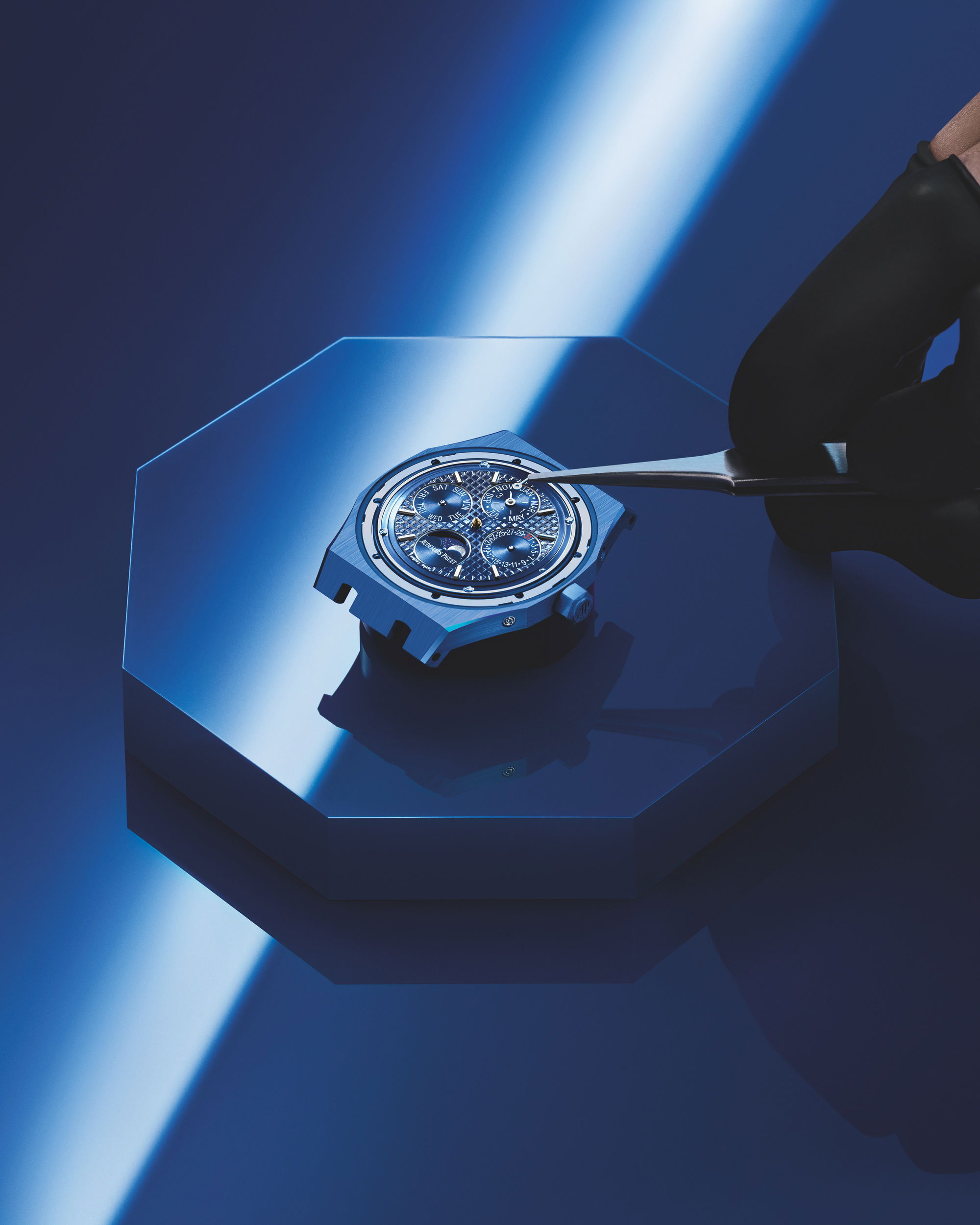 Audemars Piguet Royal Oak Perpetual Calendar - View 2