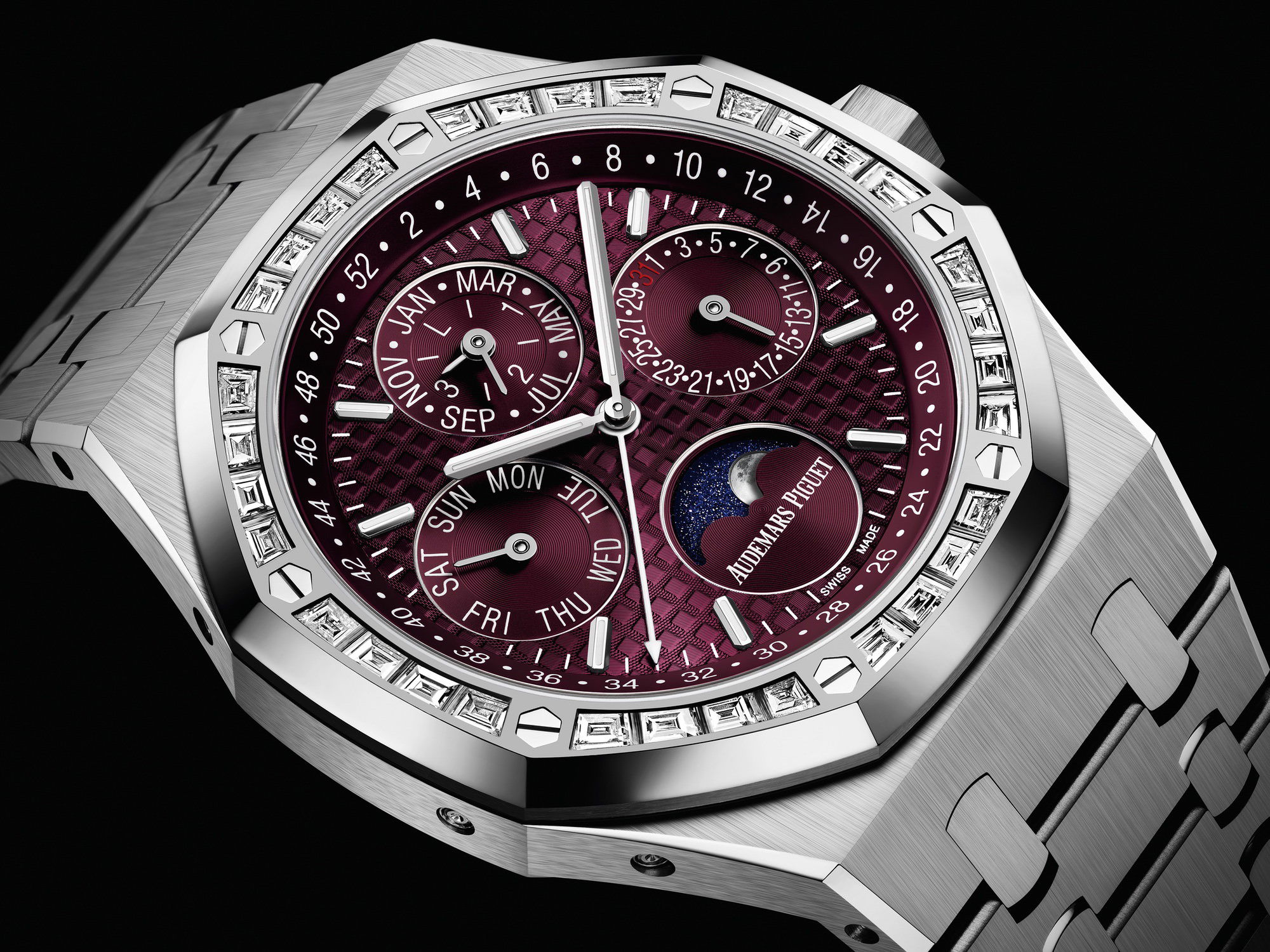 Audemars Piguet Royal Oak Perpetual Calendar - View 2