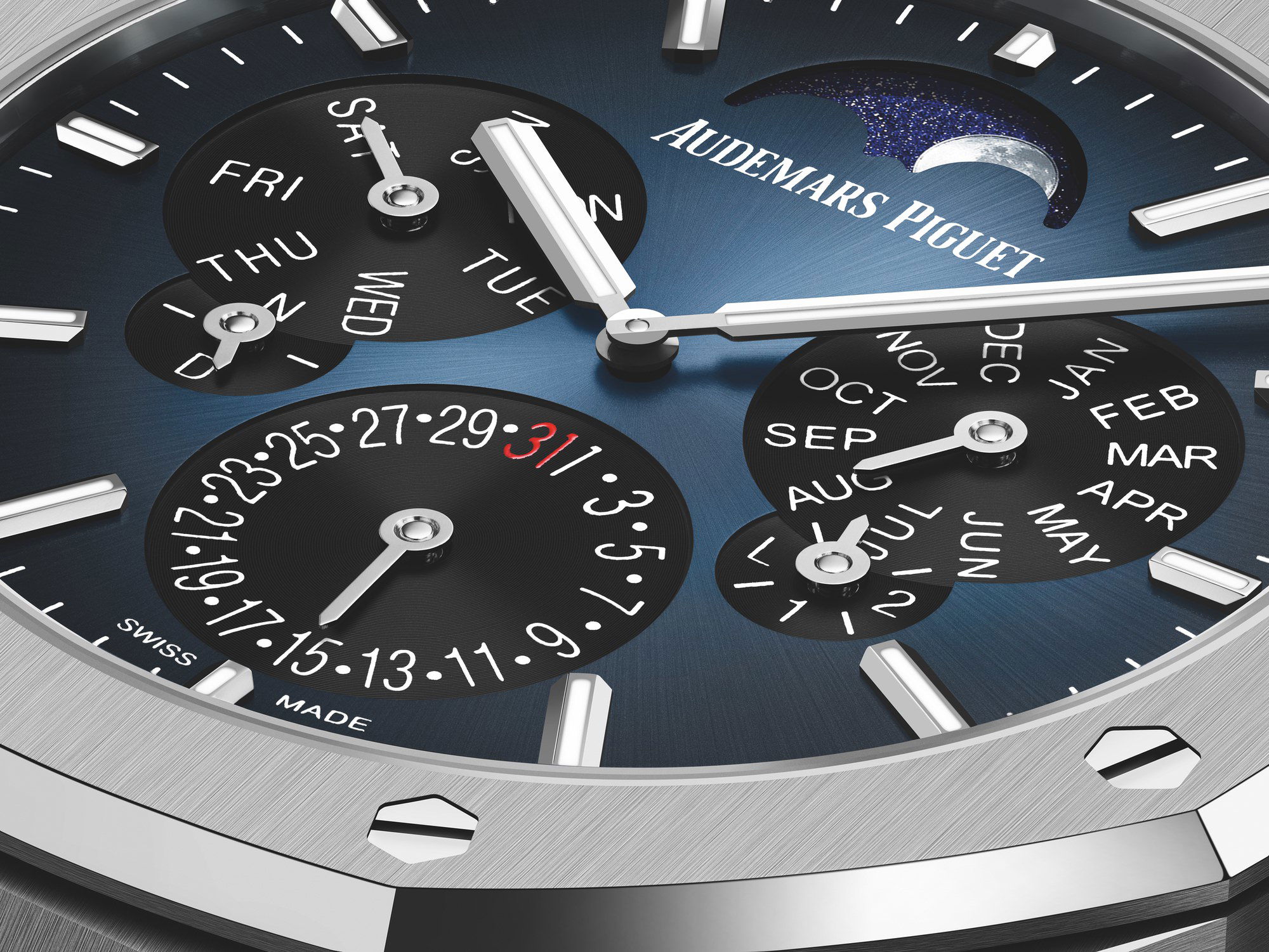 Audemars Piguet Royal Oak Perpetual Calendar Ultra-Thin - View 3