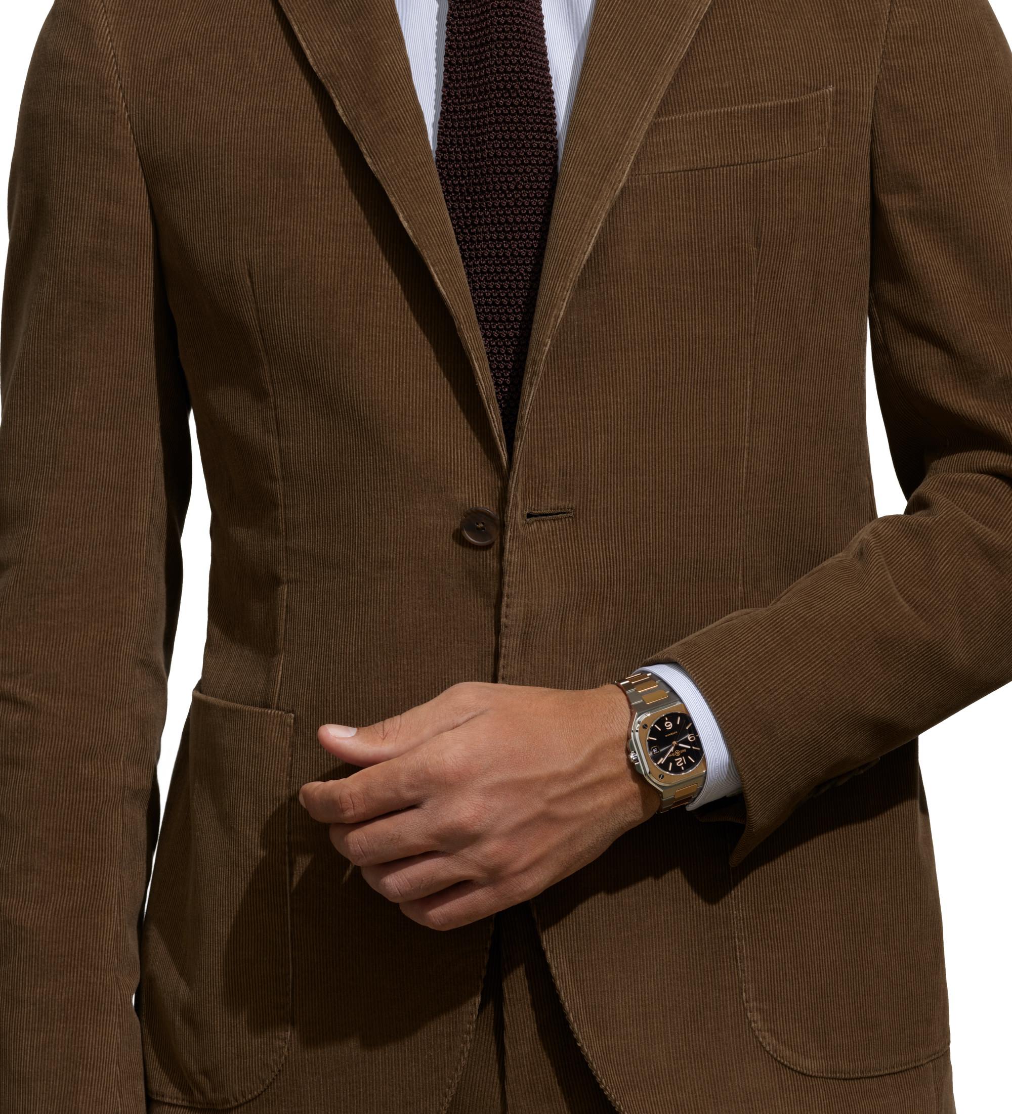 Bell & Ross BR 05 BLACK STEEL & GOLD - View 2