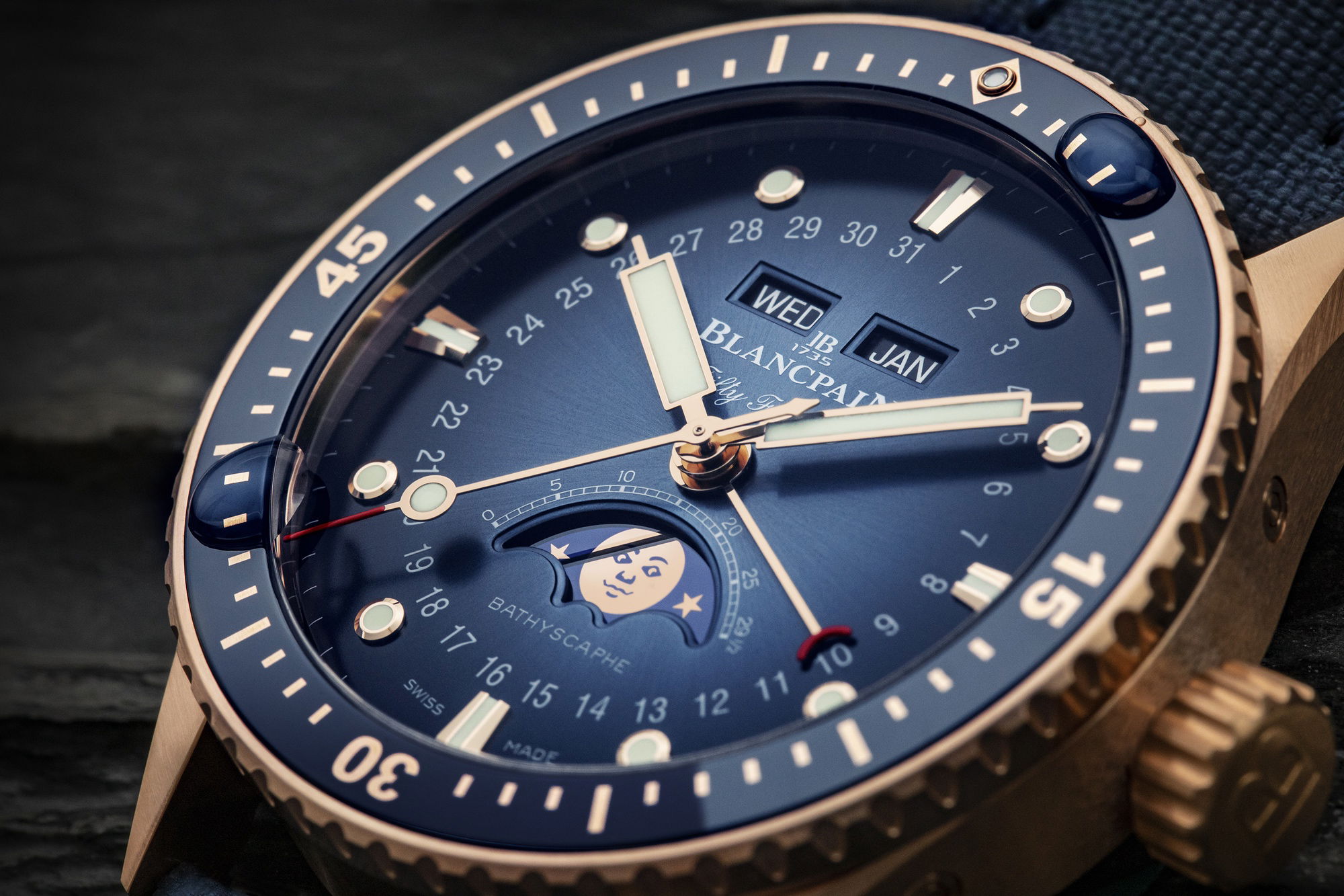 Blancpain Fifty Fathoms Bathyscaphe Quantième Complet - View 3