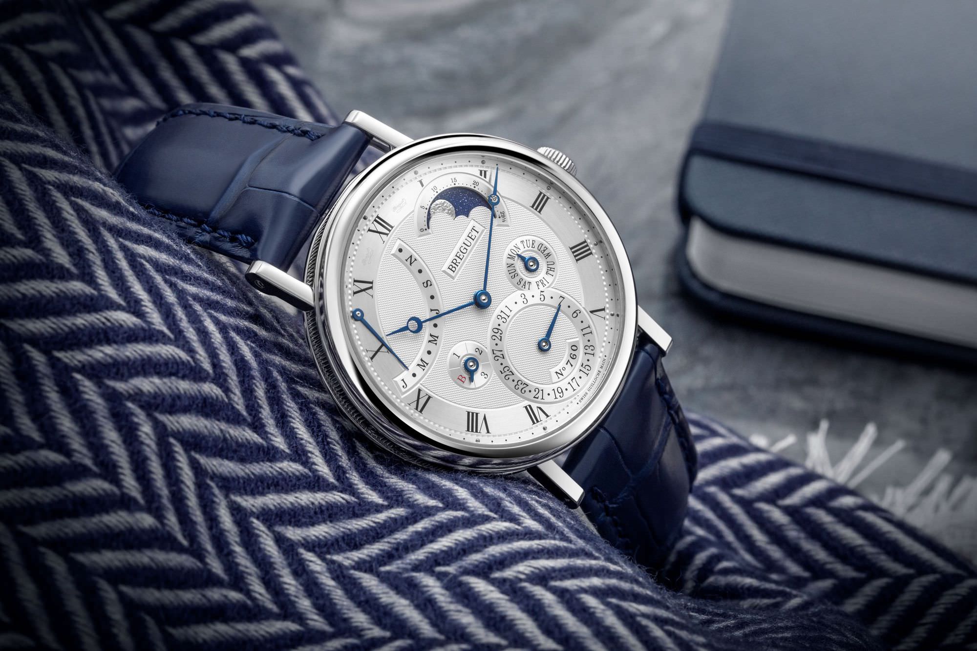 Breguet Classique Quantième Perpétuel 7327 - View 3