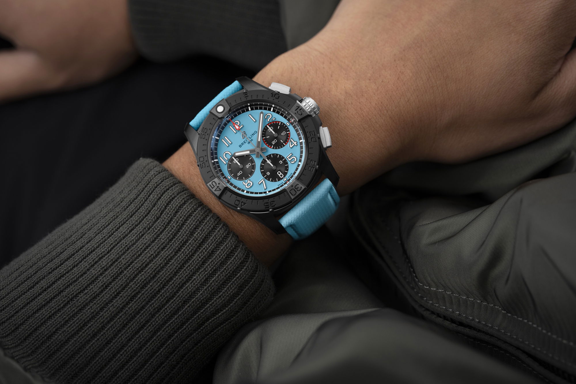 Breitling Avenger B01 Chronograph 42 Night Mission - View 3