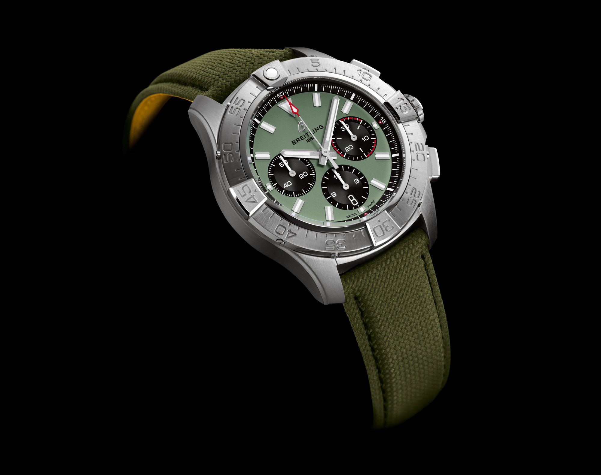 Breitling Avenger B01 Chronograph 44 - View 3