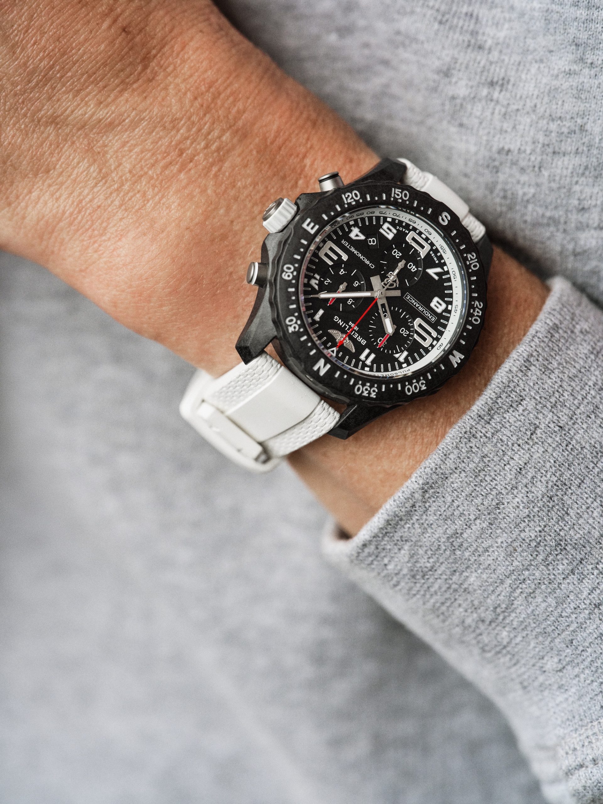 Breitling Endurance Pro 44 - View 3