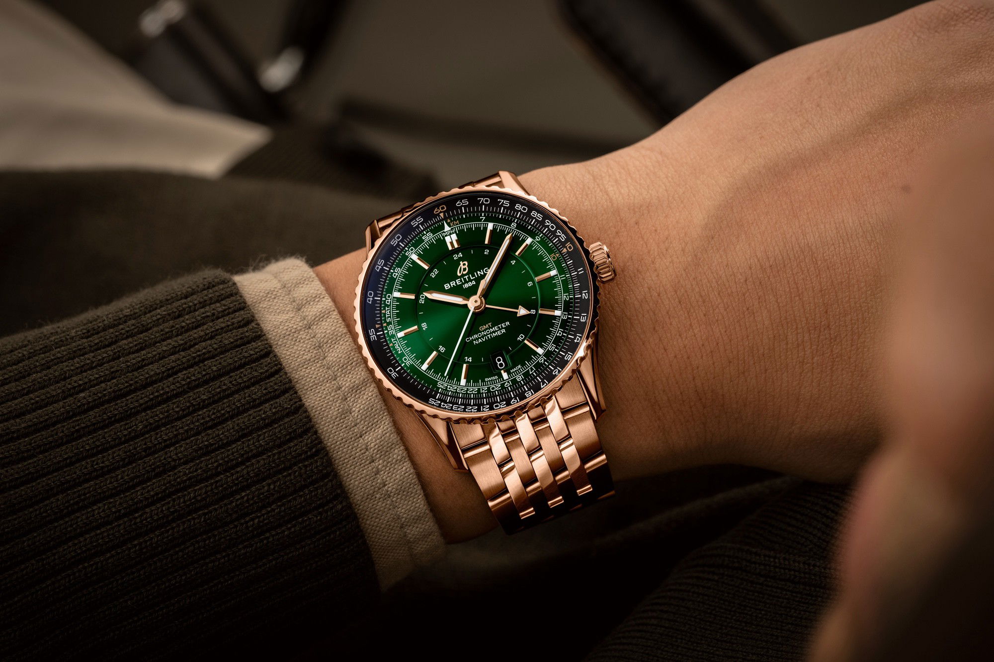 Breitling Navitimer Automatic GMT 41 - View 3