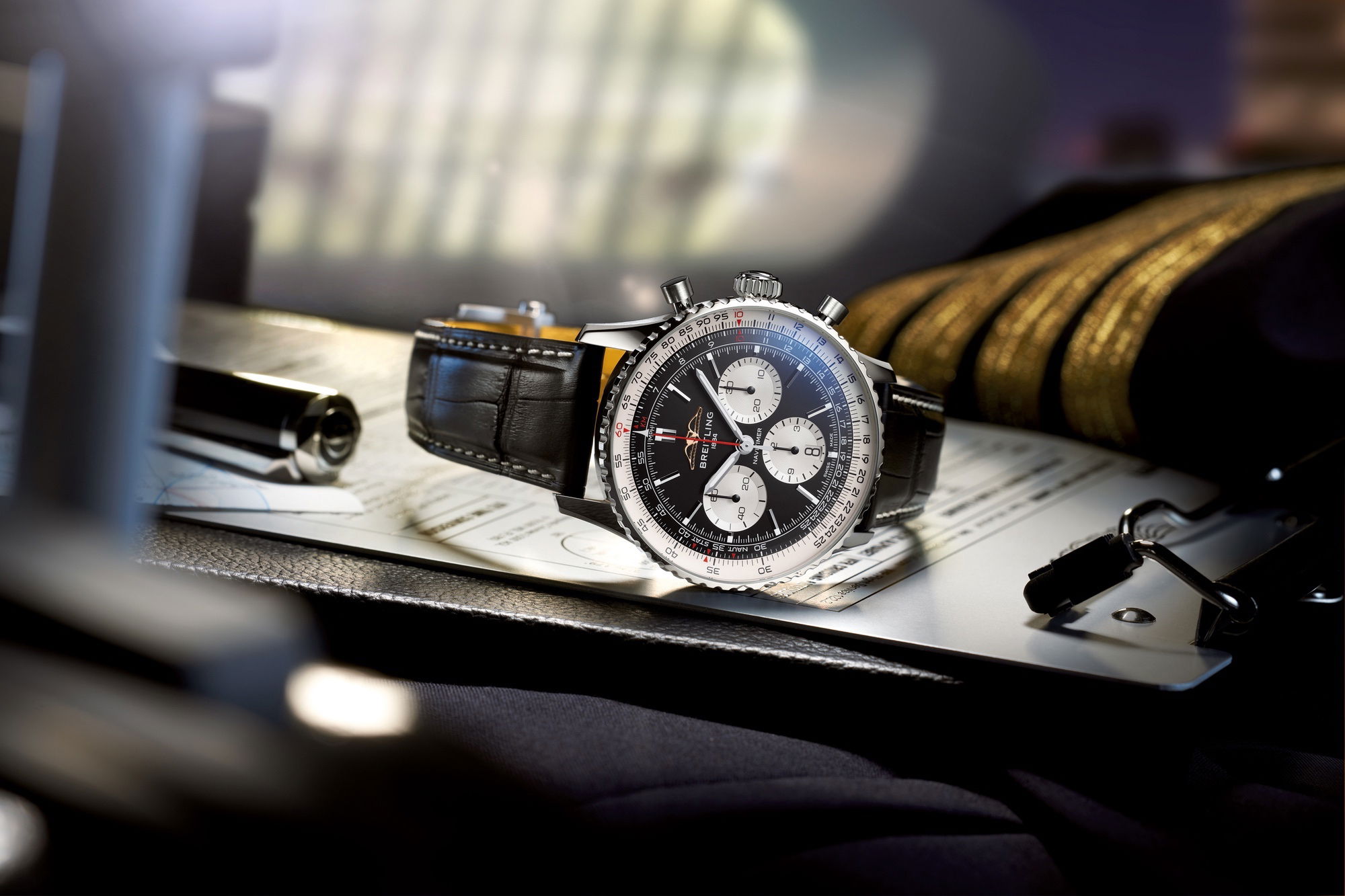 Breitling Navitimer B01 Chronograph 43 - View 3