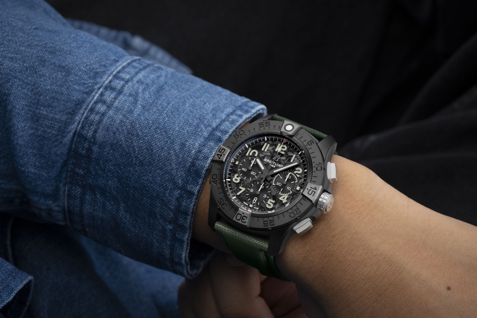 Breitling Super Avenger B01 Chronograph 46 Night Mission - View 3