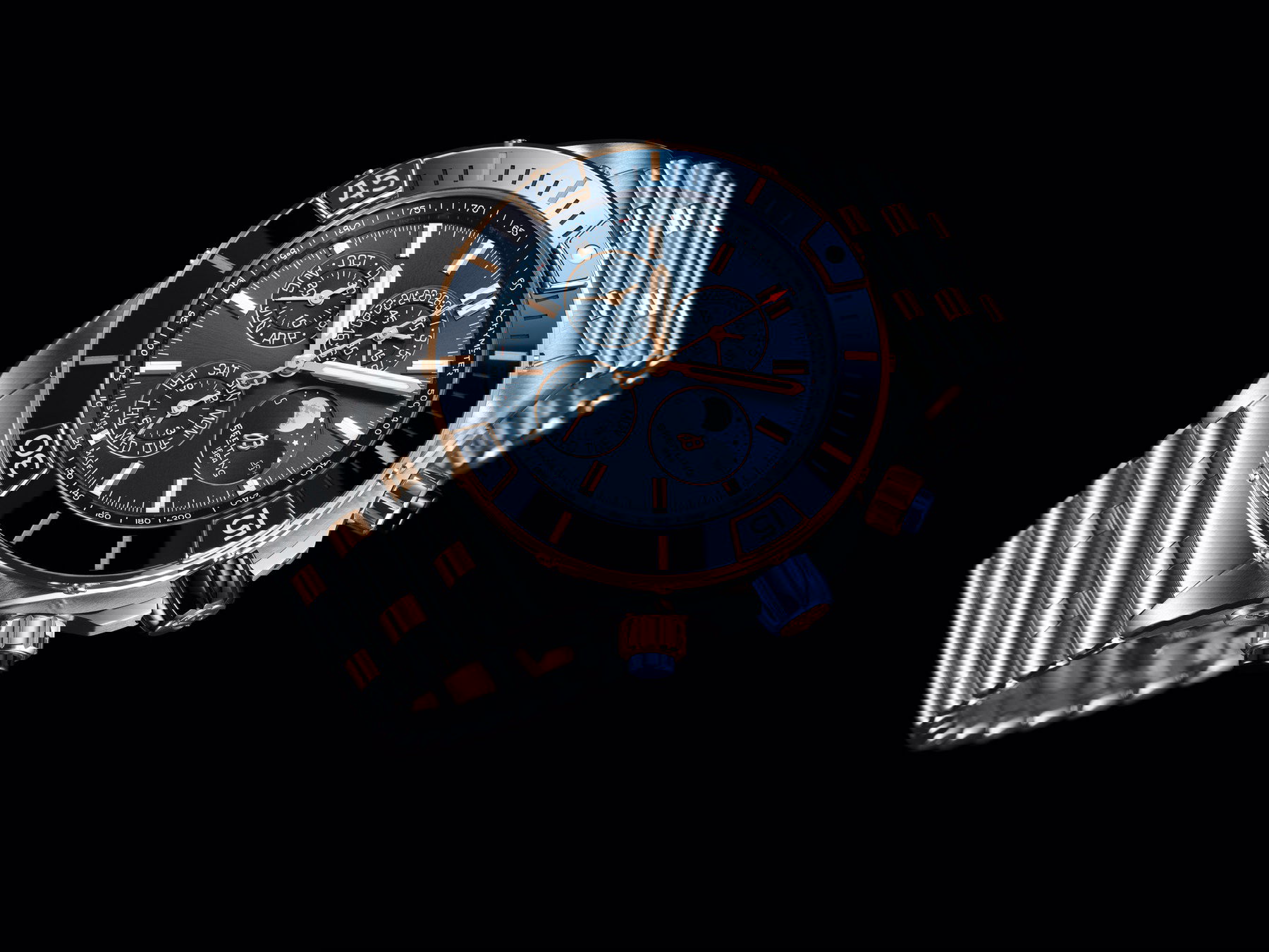 Breitling Super Chronomat 44 Four-Year Calendar - View 2