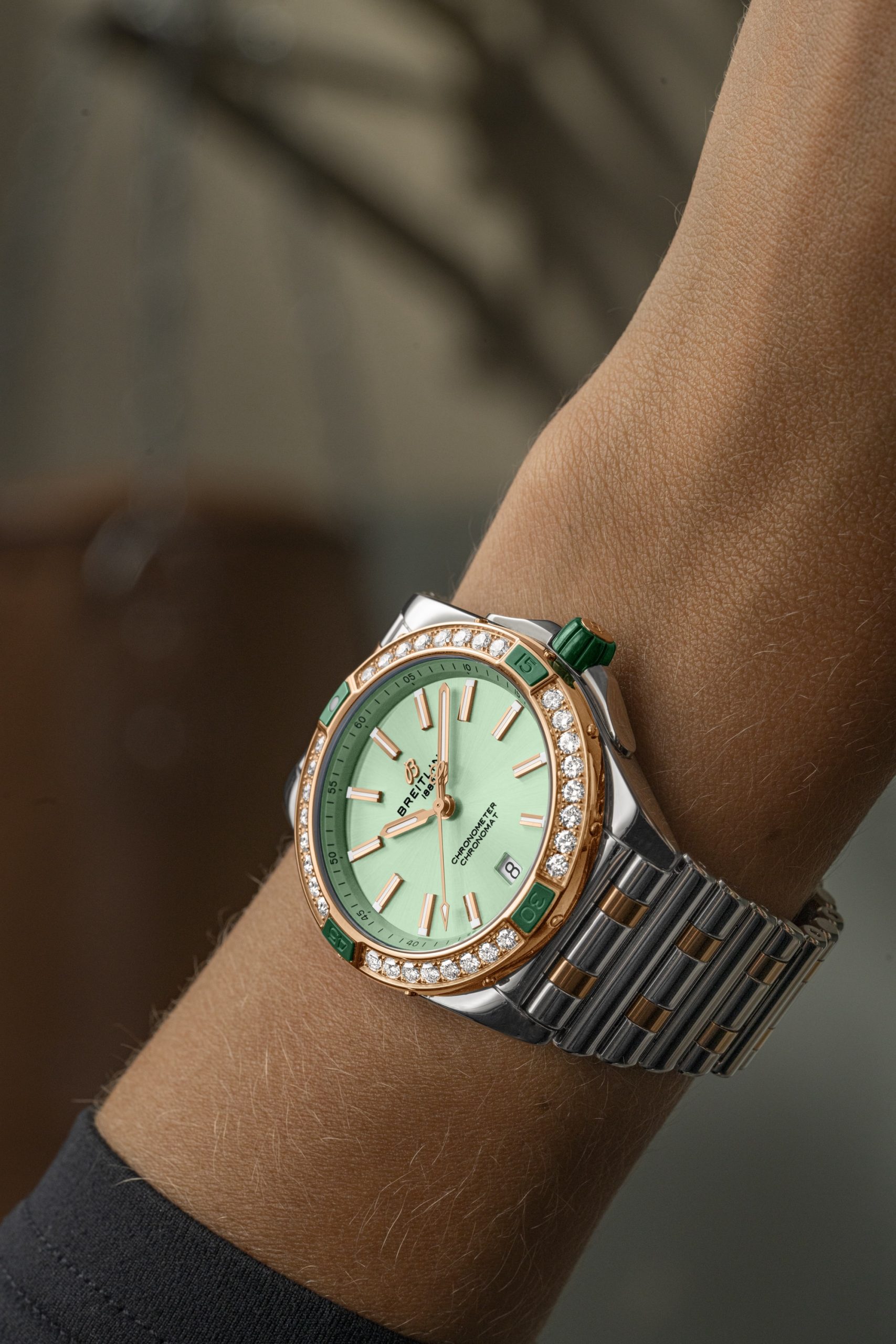 Breitling Super Chronomat Automatic 38 - View 3
