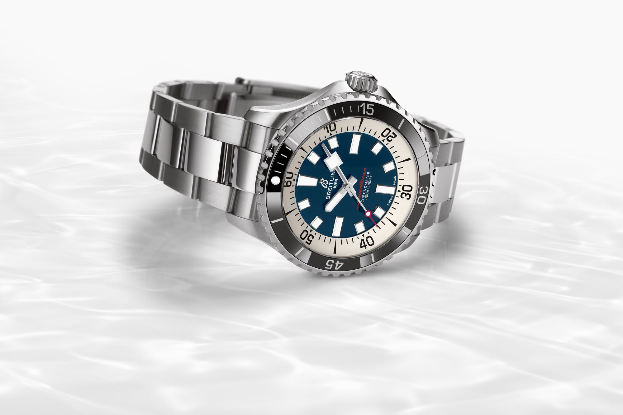 Breitling Superocean Automatic 44 - View 2