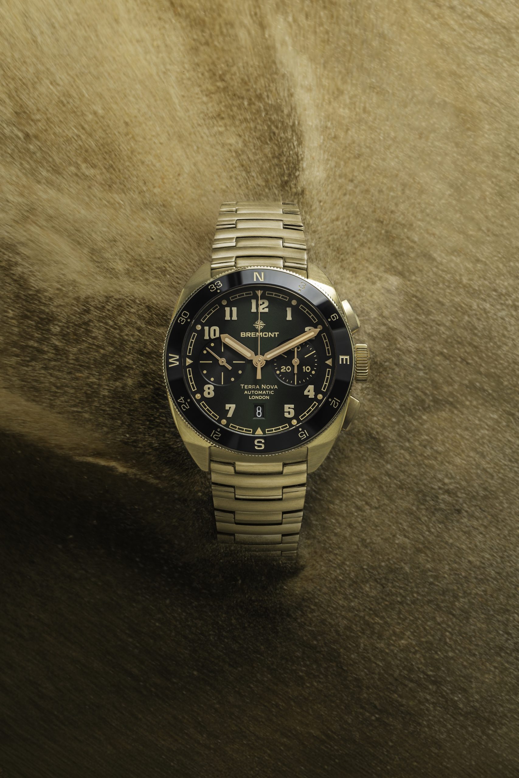 Bremont Terra Nova 42.5 Chronograph Bronze - View 2