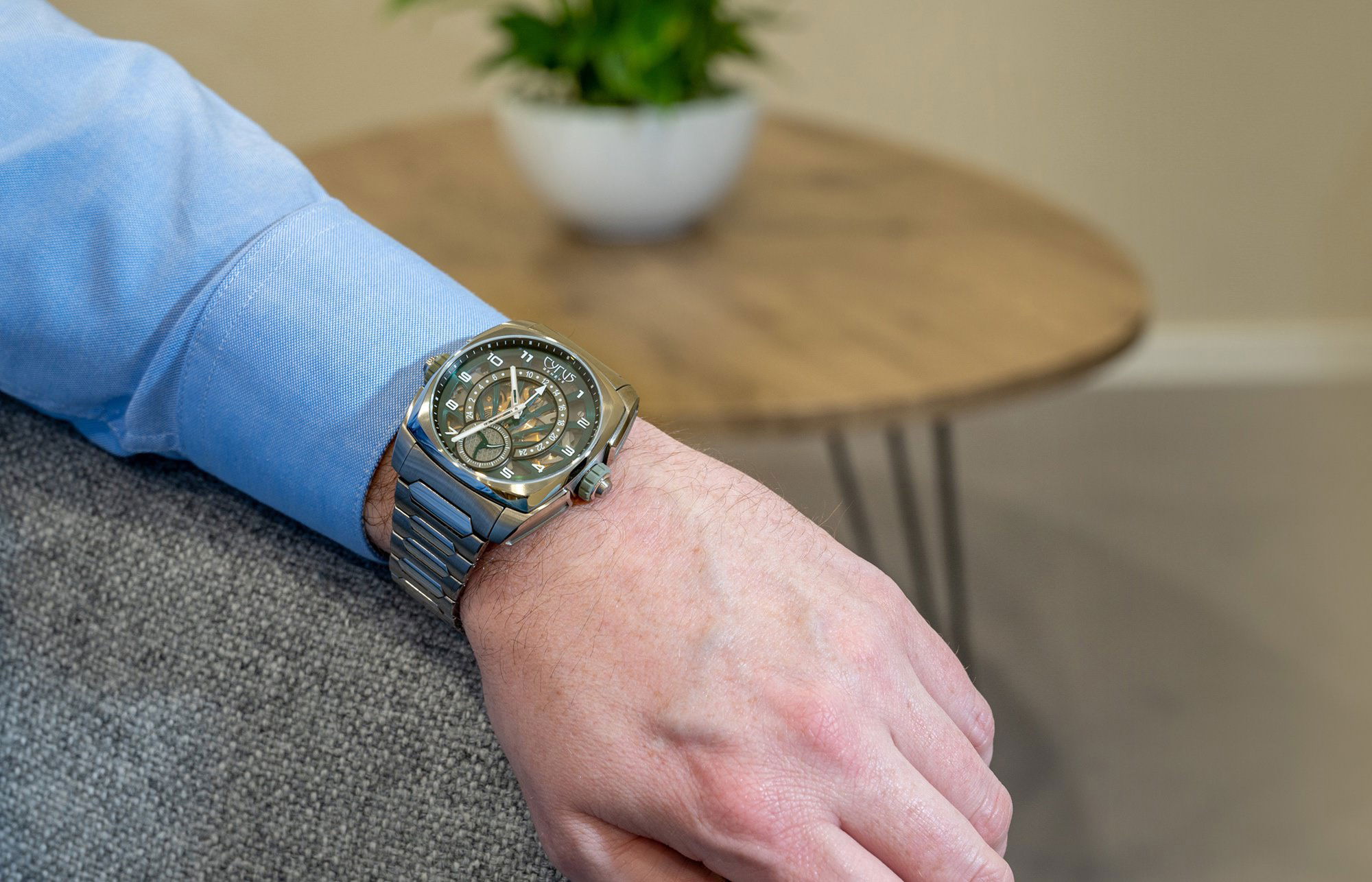 Cyrus Klepcys GMT Palm Green - View 3