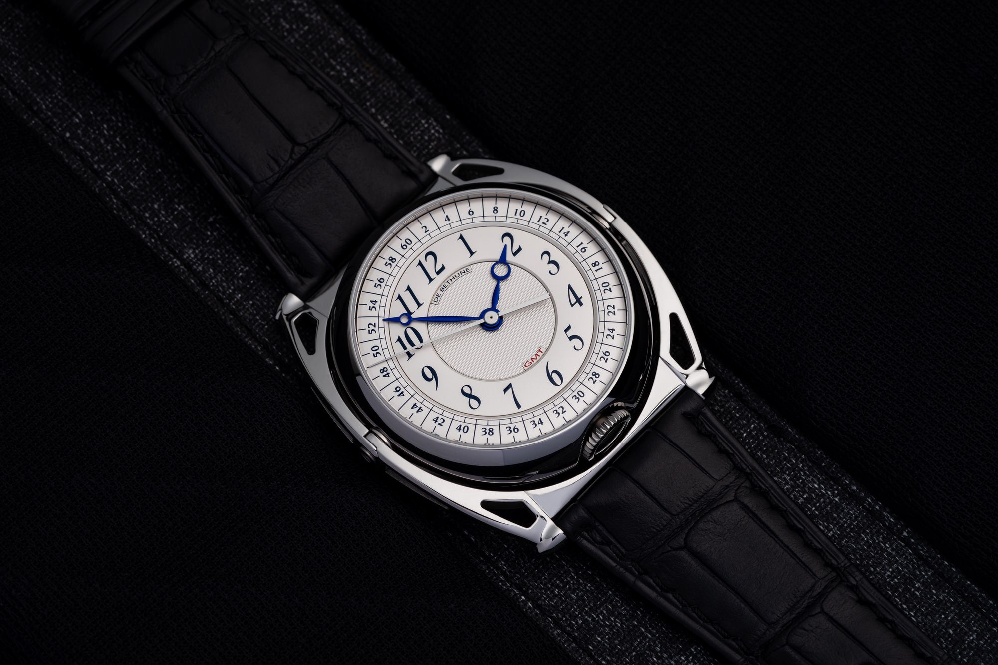 De Bethune DB Kind of Two Jumping GMT - View 3