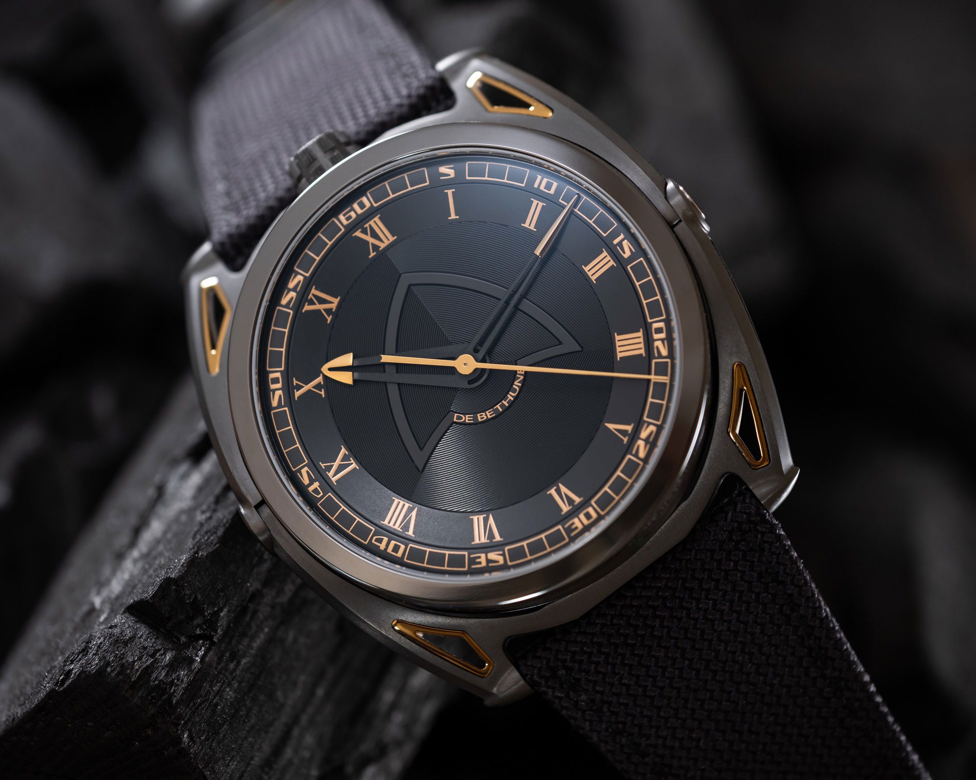 De Bethune DB27 Titan Hawk JPS - View 3