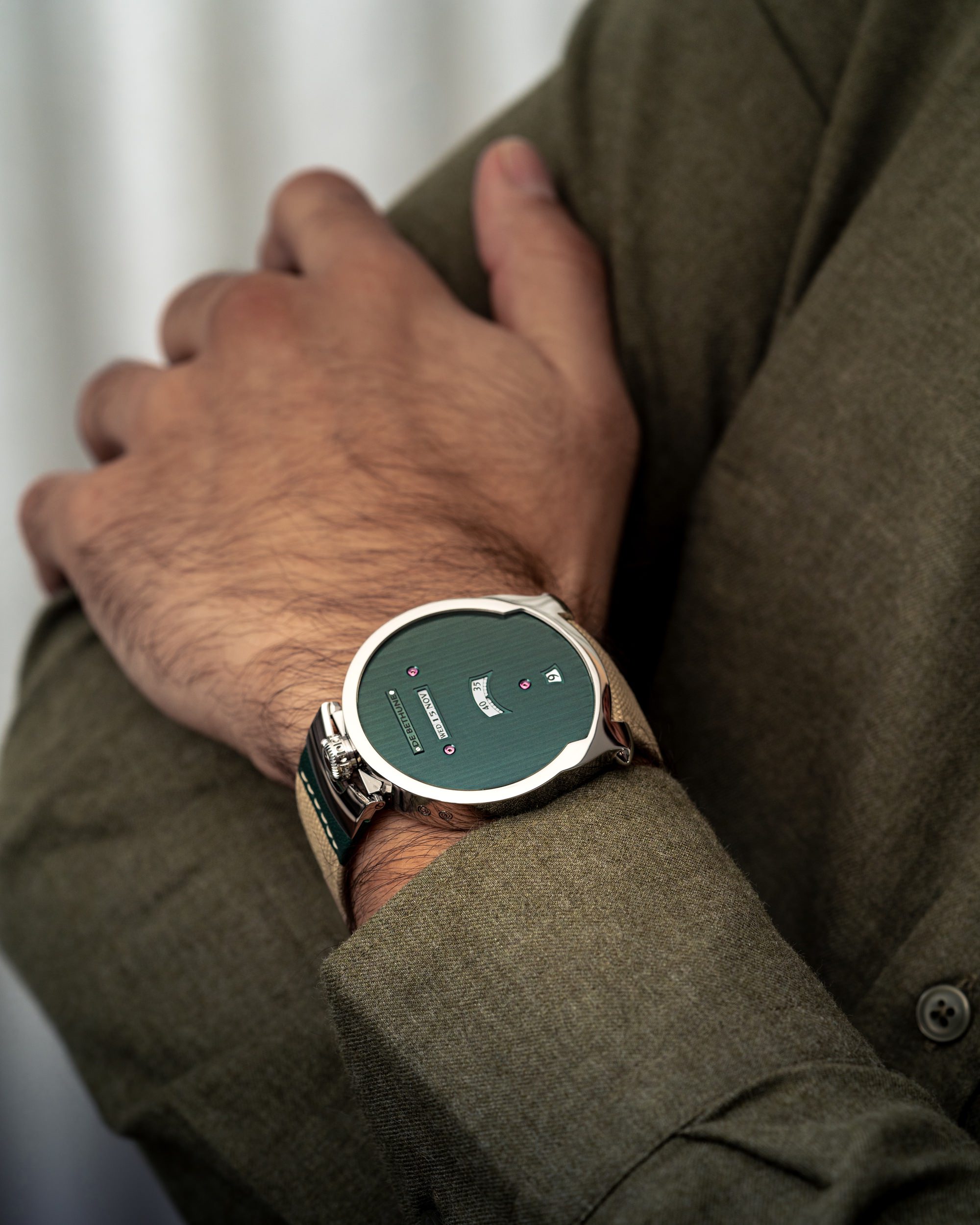 De Bethune DBD Evergreen - View 3