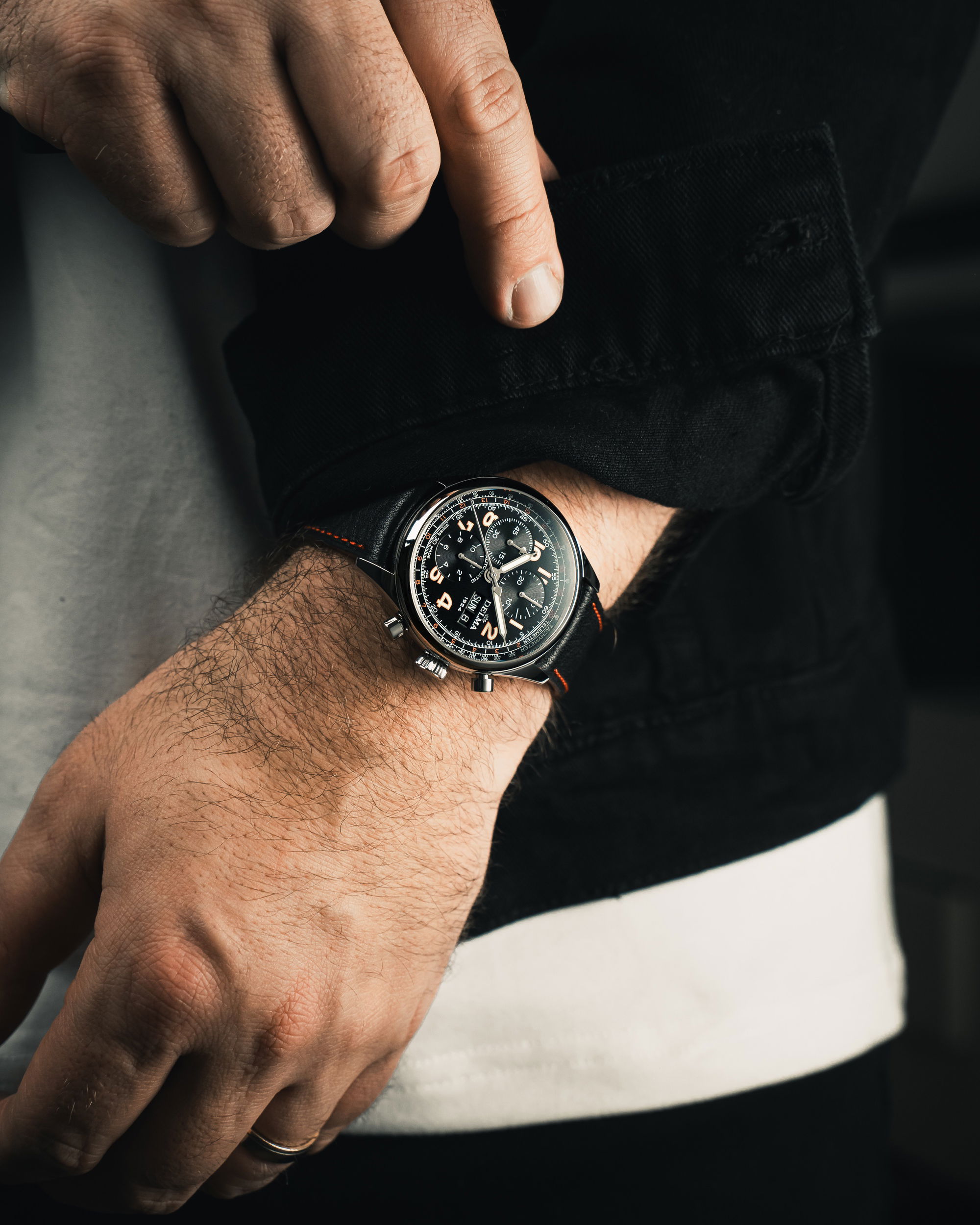Delma Heritage Chronograph 100 Years LE - View 2