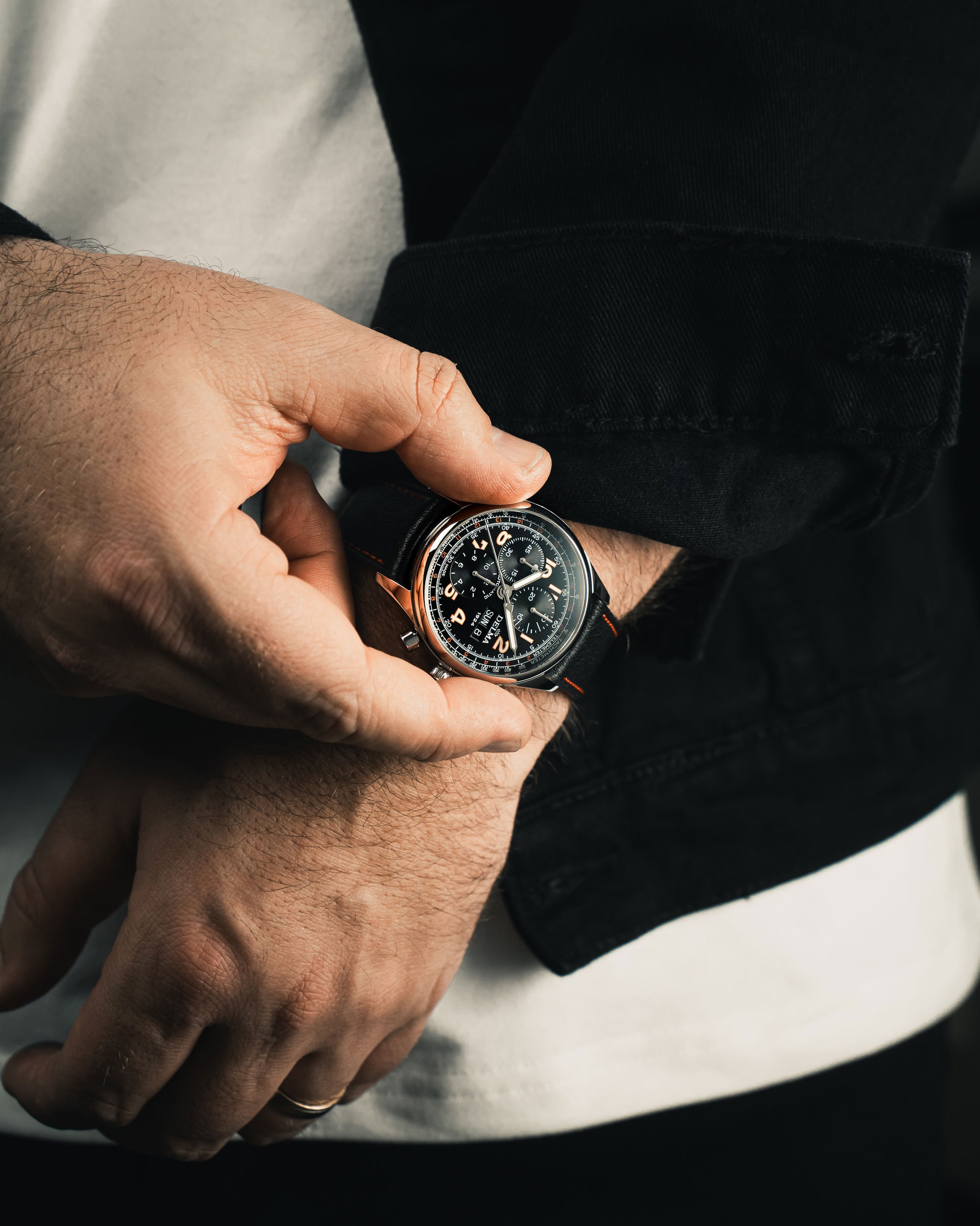 Delma Heritage Chronograph 100 Years LE - View 3