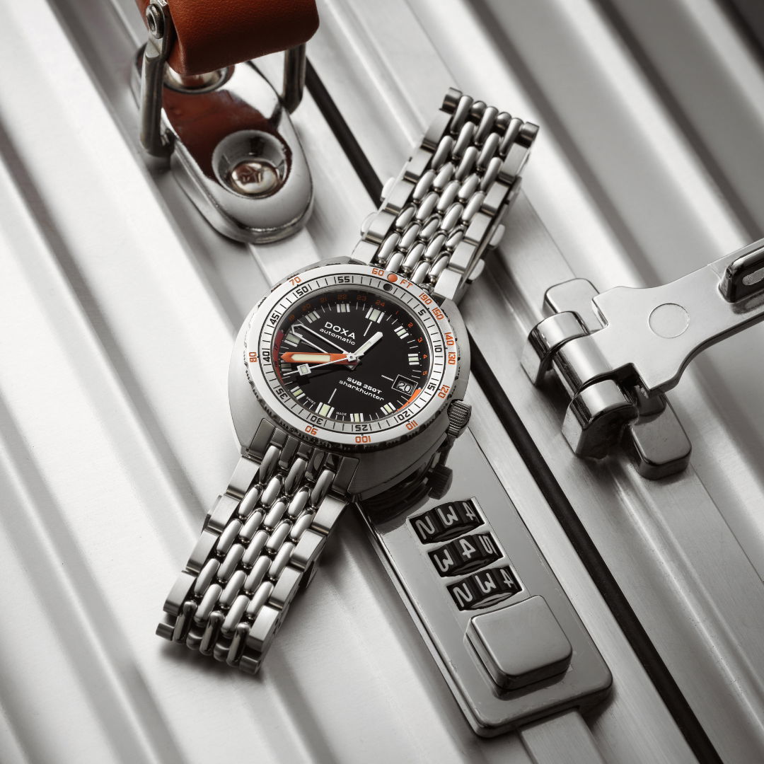Doxa SUB 250T GMT Sharkhunter - View 2