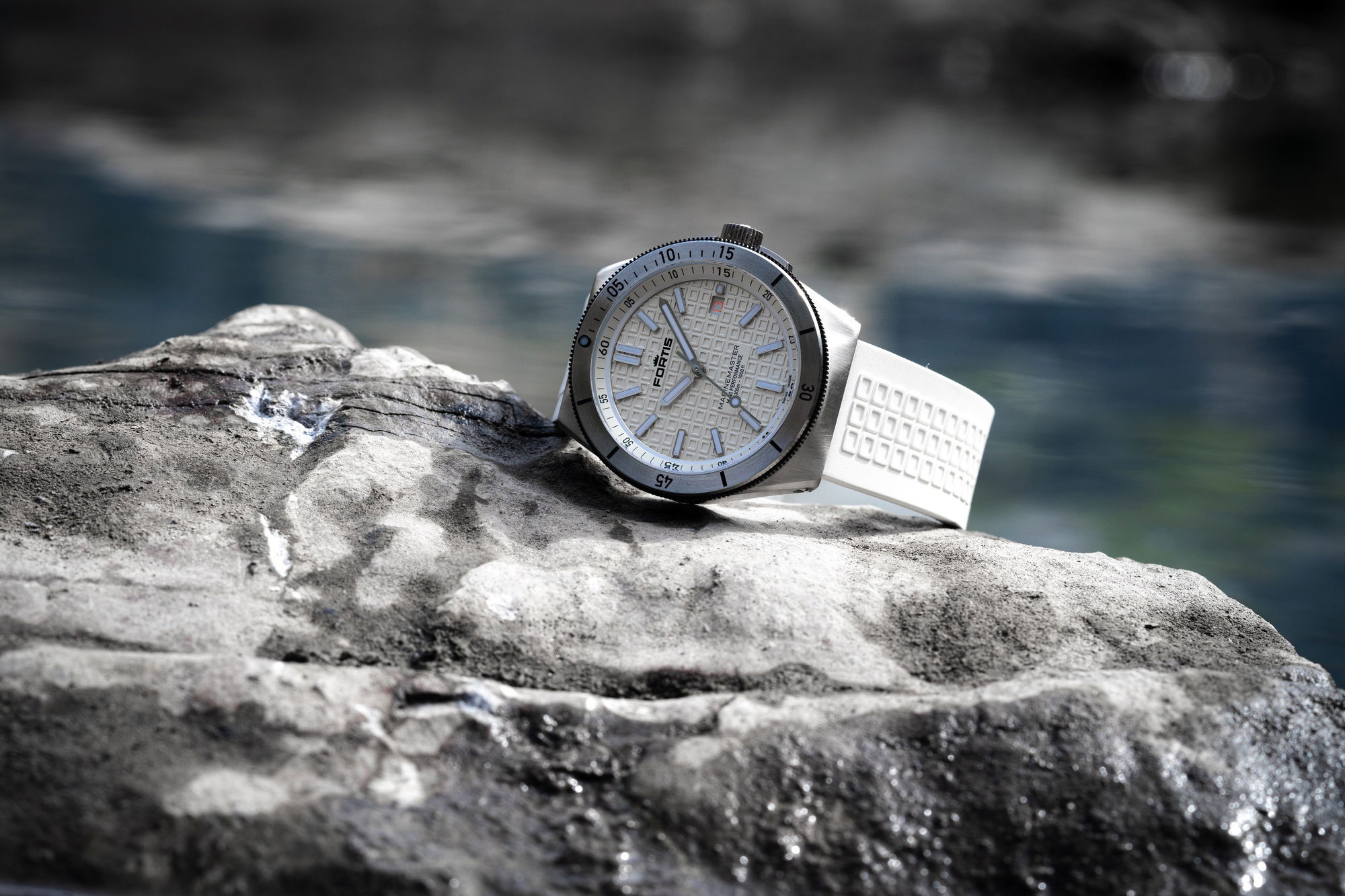 Fortis Marinemaster M-40 Snow White - View 3