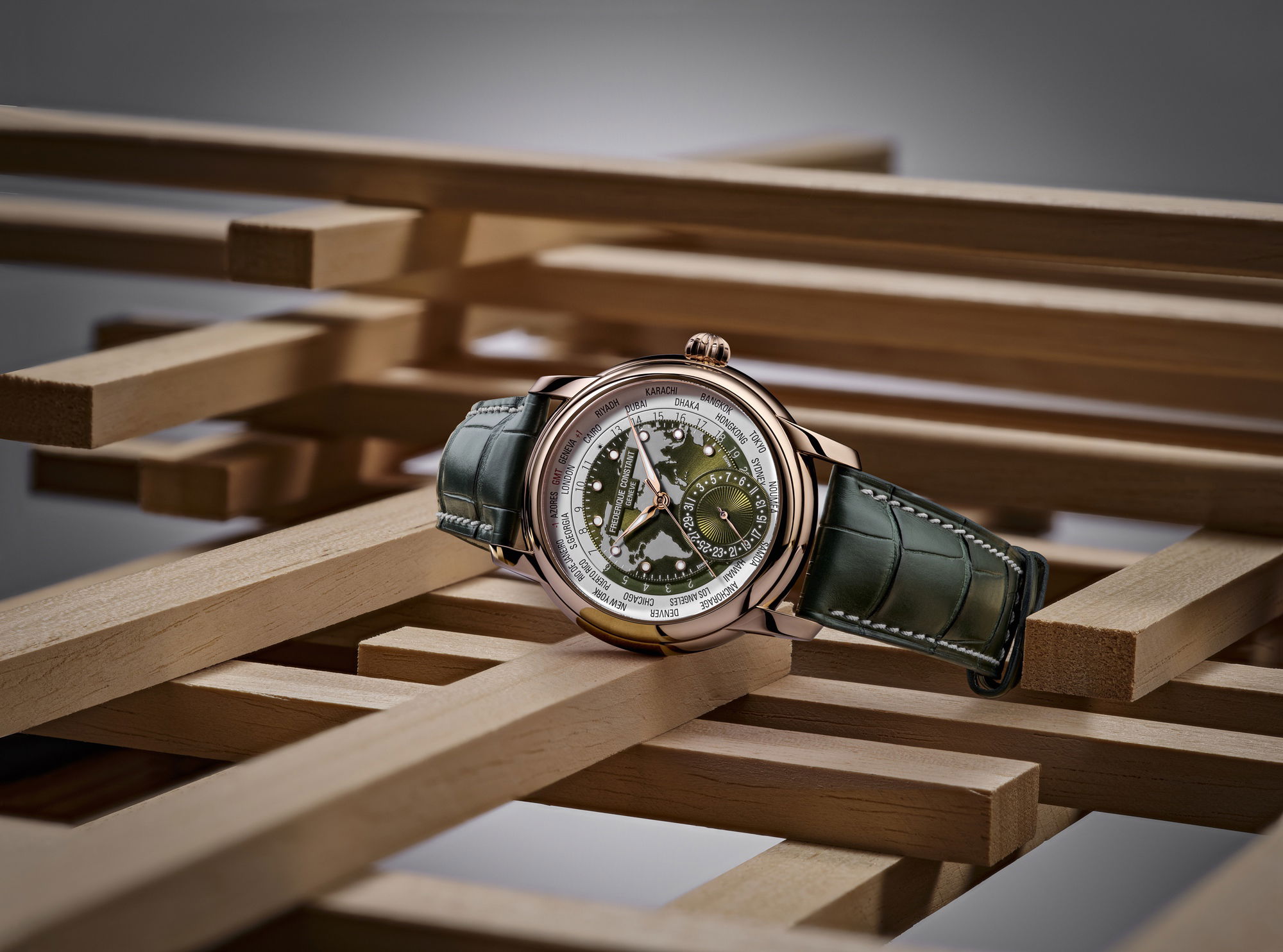 Frederique Constant Classic Worldtimer Manufacture - View 3