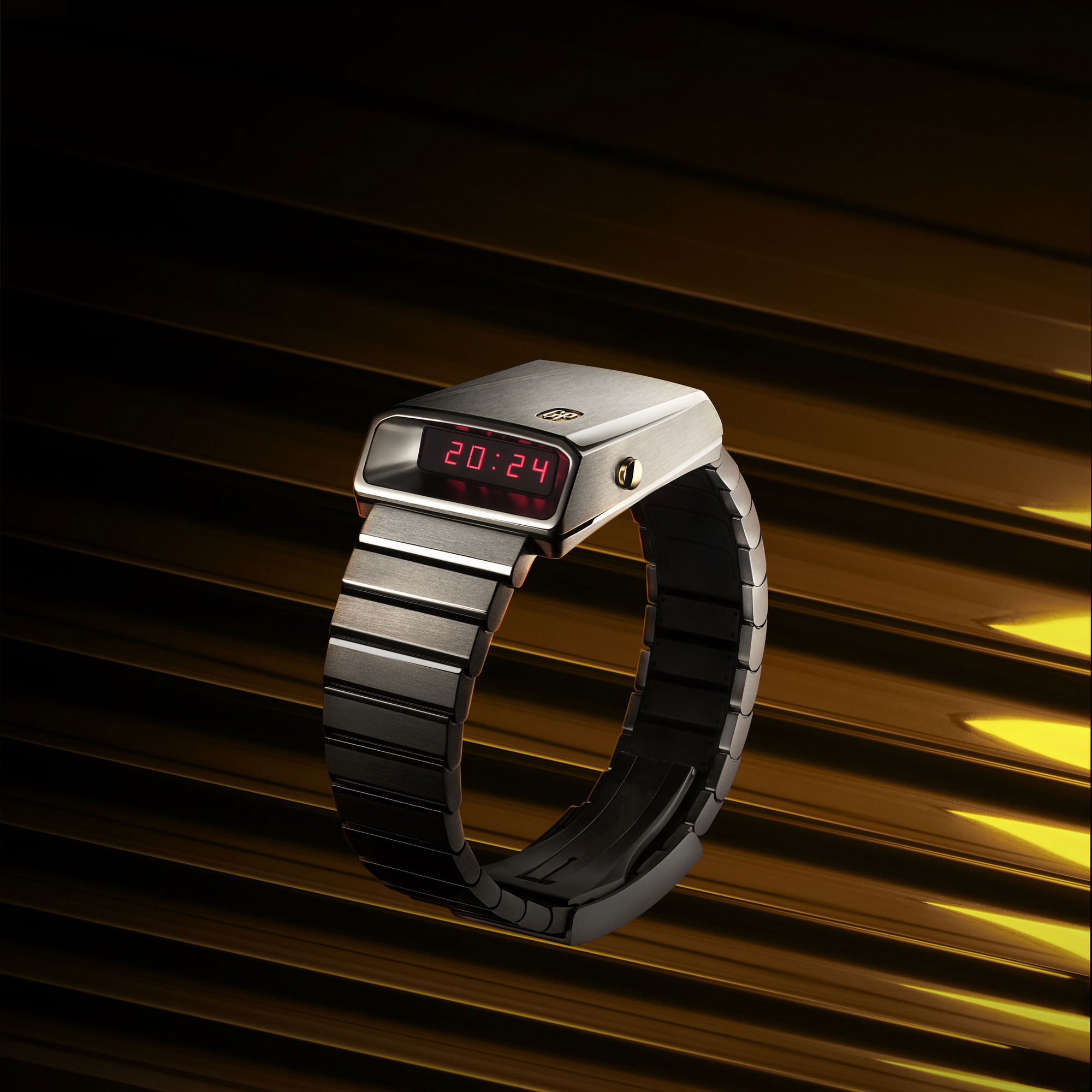 Girard-Perregaux Casquette 2.0 Titanium and Gold - View 3