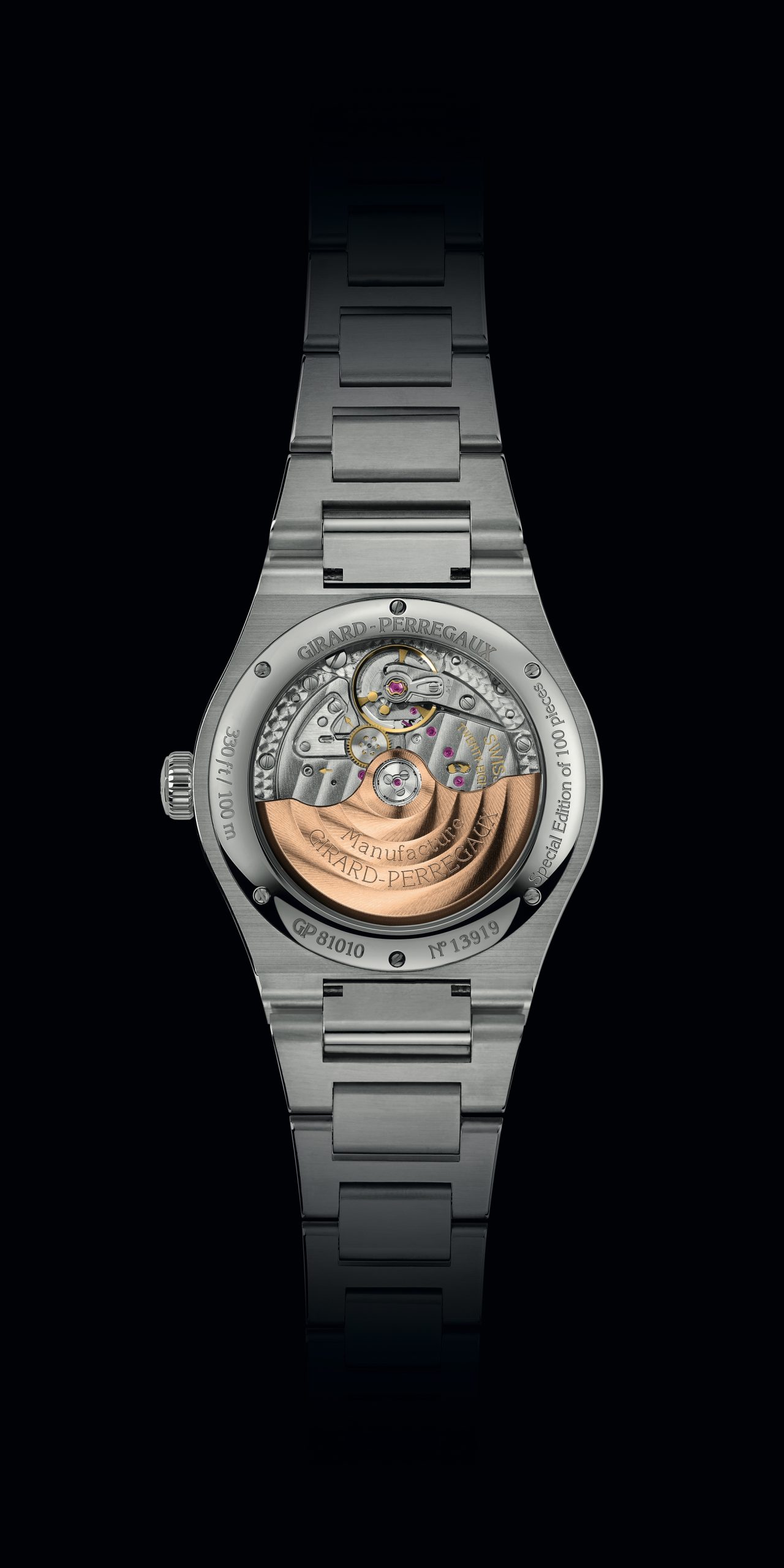 Girard-Perregaux Laureato 42 mm Japan ‘Aiiro’ Edition - View 3