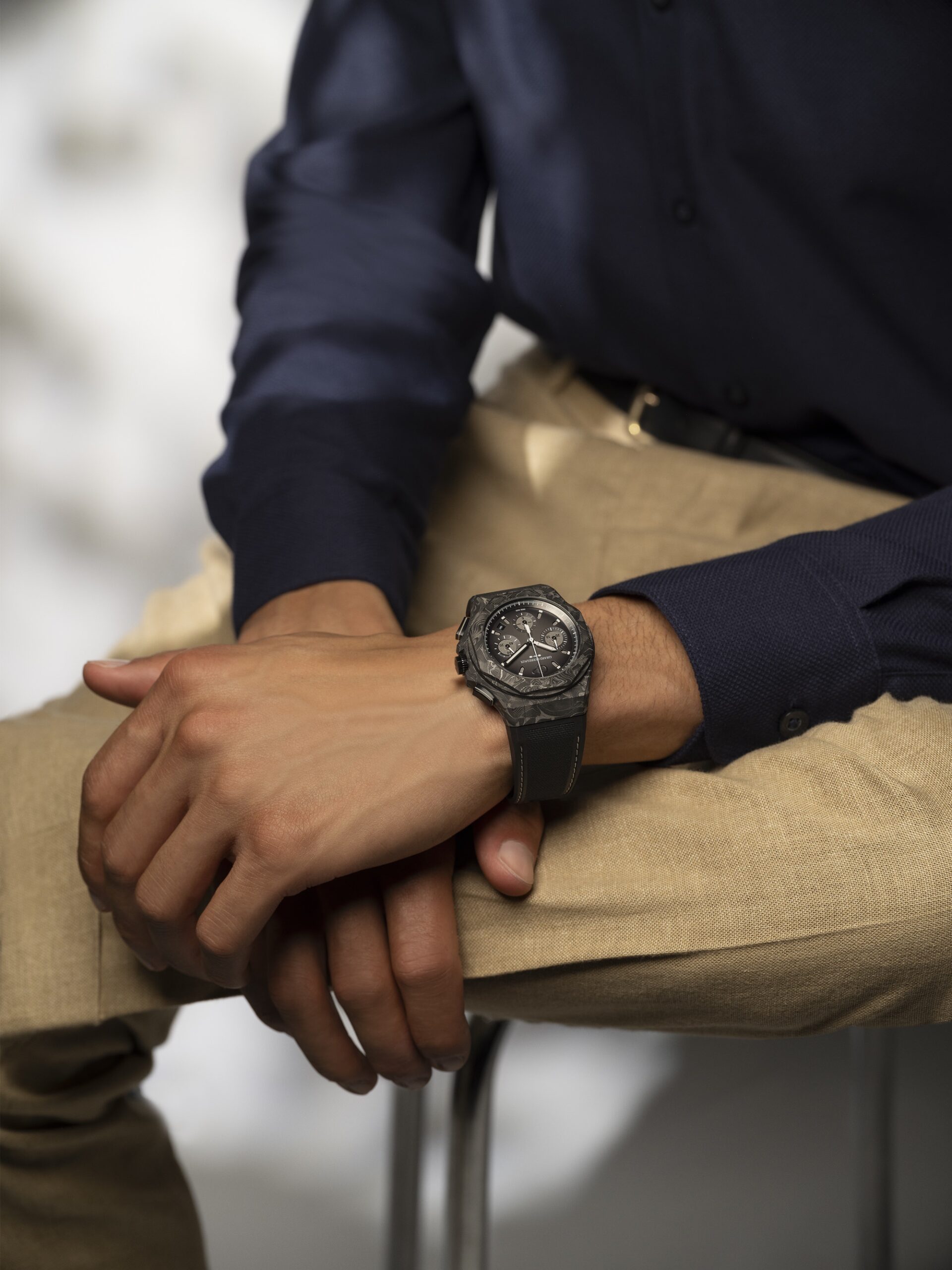 Girard-Perregaux Laureato Absolute Chronograph 8Tech - View 2