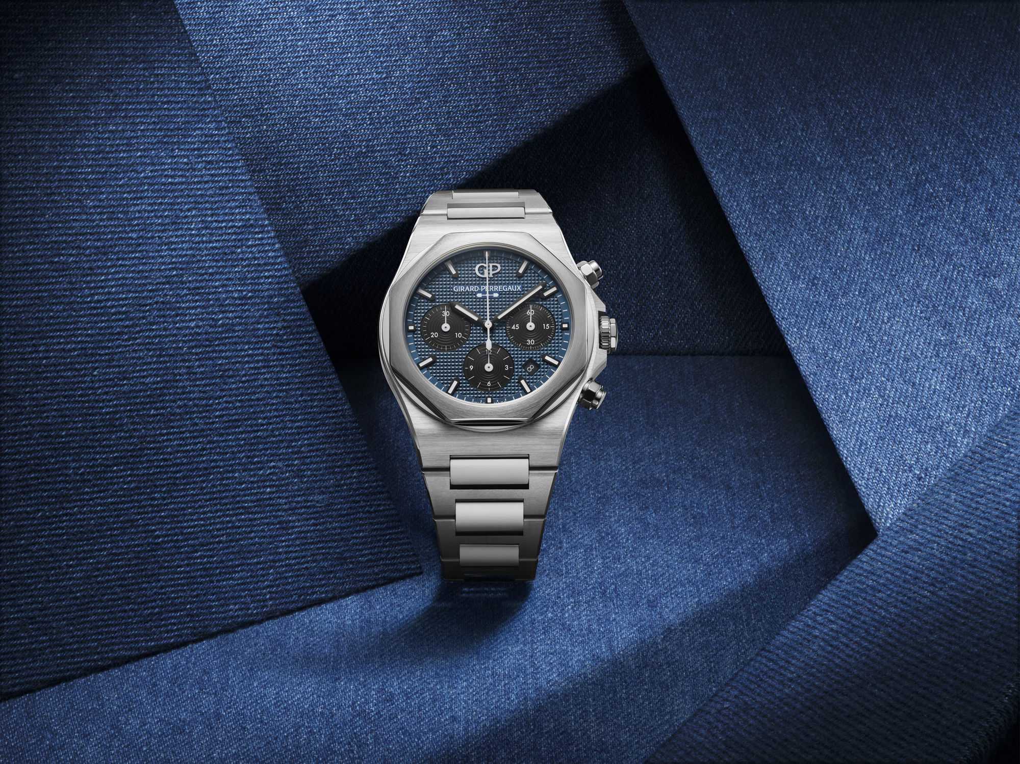 Girard-Perregaux Laureato Chronograph 42 mm Japan ‘Aiiro’ Edition - View 3