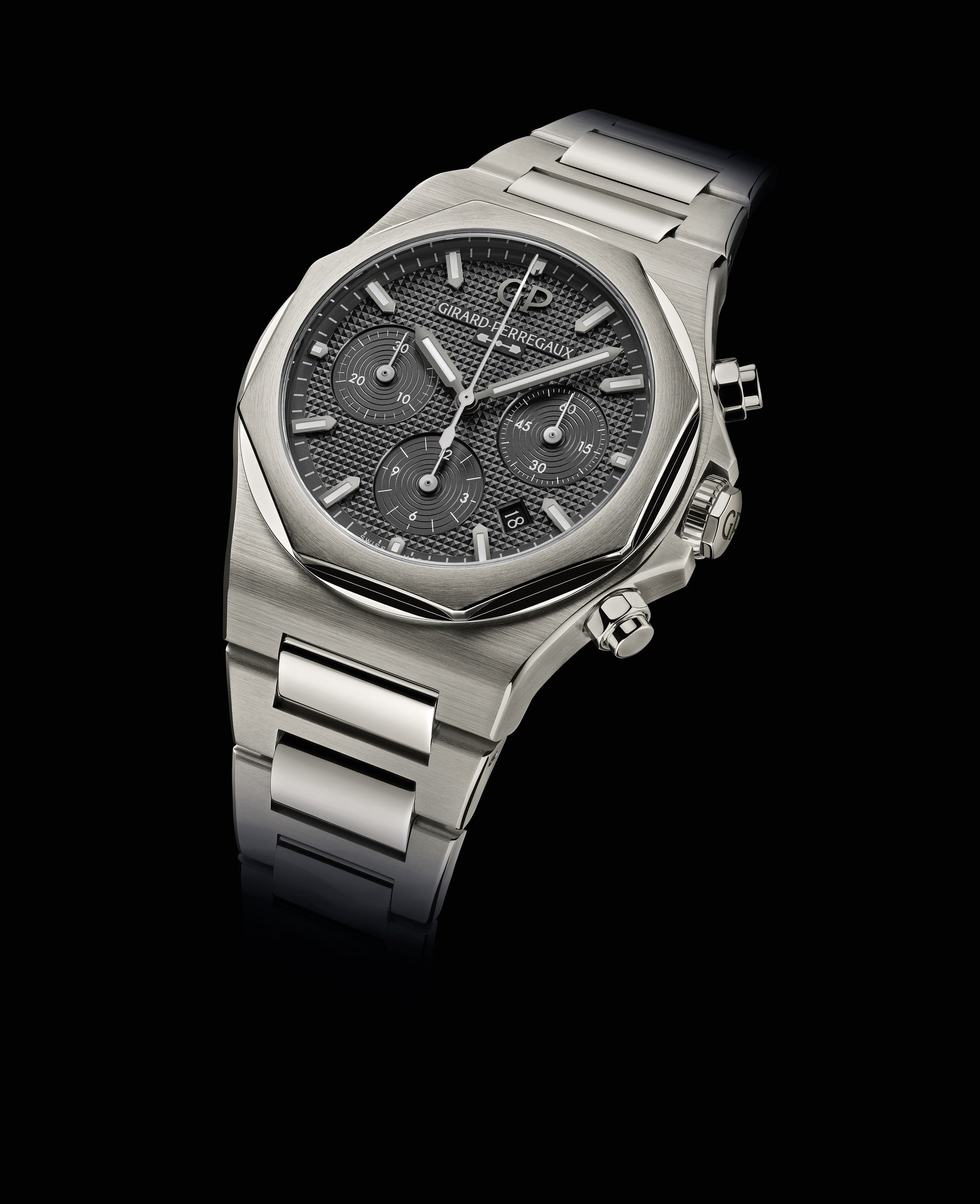 Girard-Perregaux Laureato Chronograph Ti49 - View 2