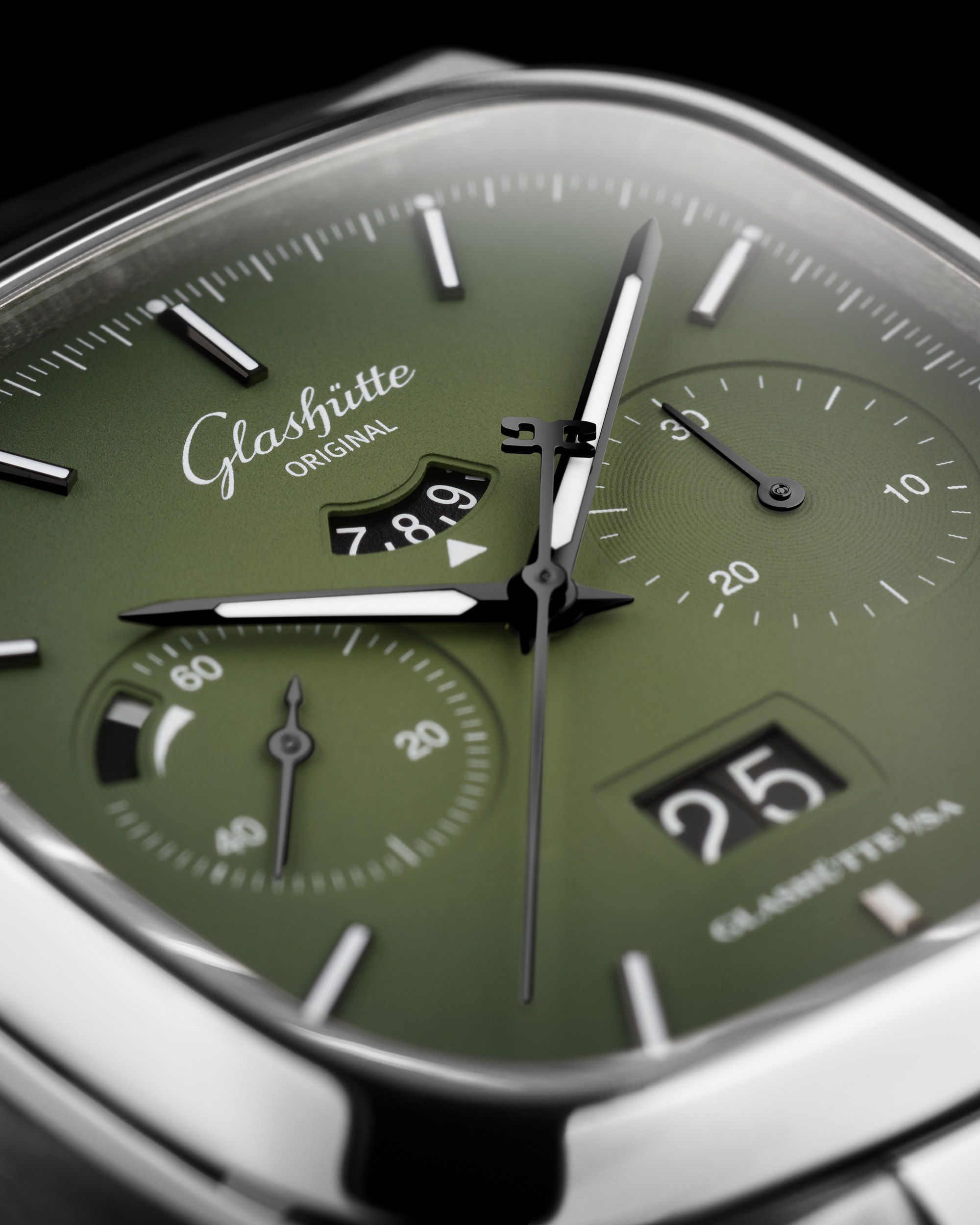 Glashütte Original Seventies Chronograph Panorama Date - View 2