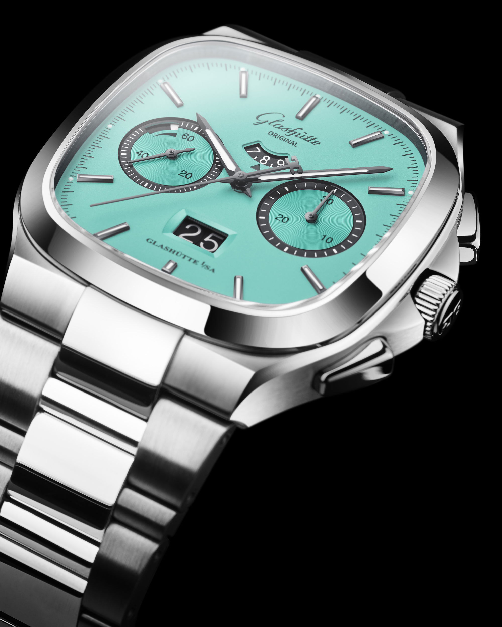 Glashütte Original Seventies Chronograph Panorama Date Swimming Pool - View 3