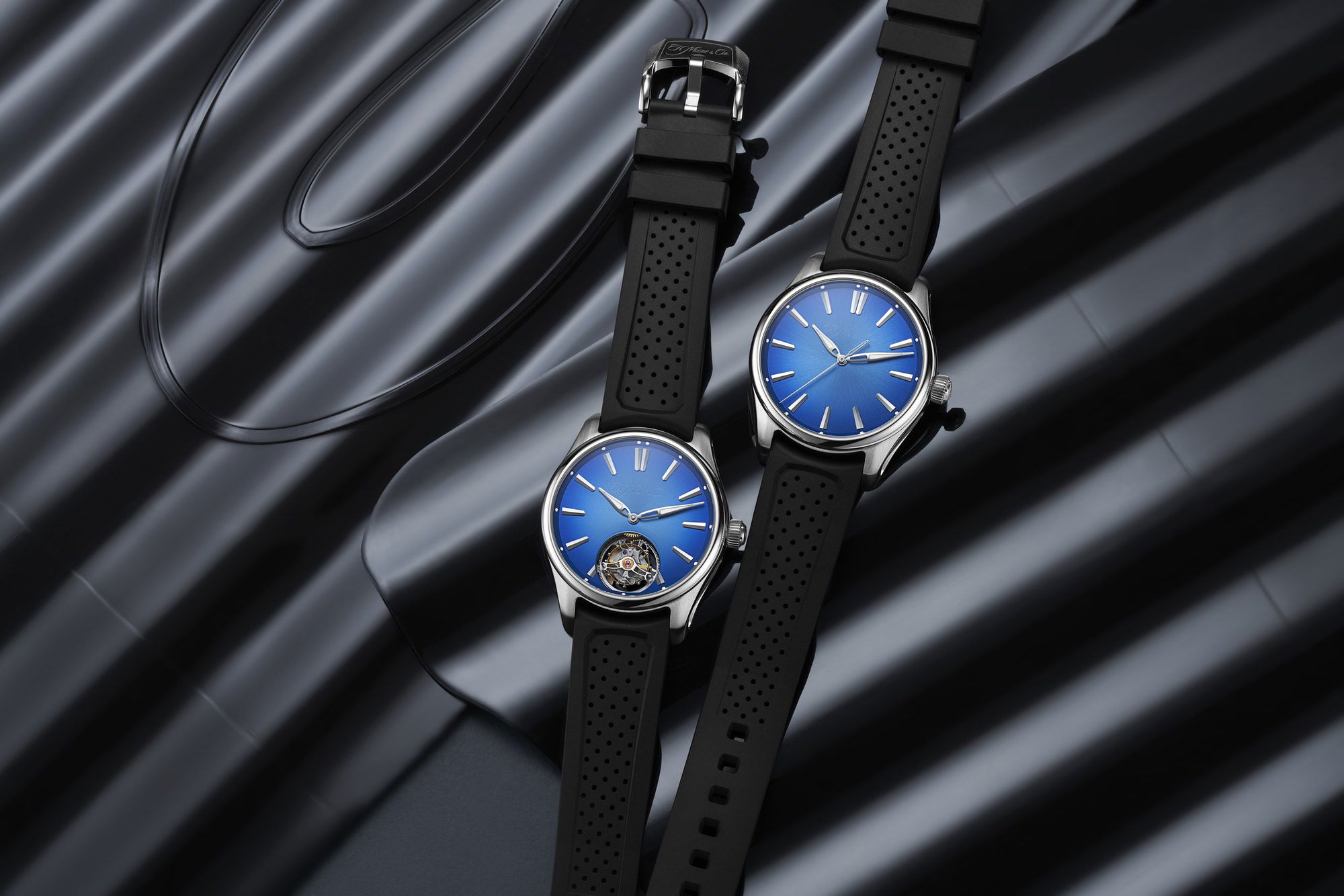 H. Moser & Cie Pioneer Centre Seconds Arctic Blue - View 2