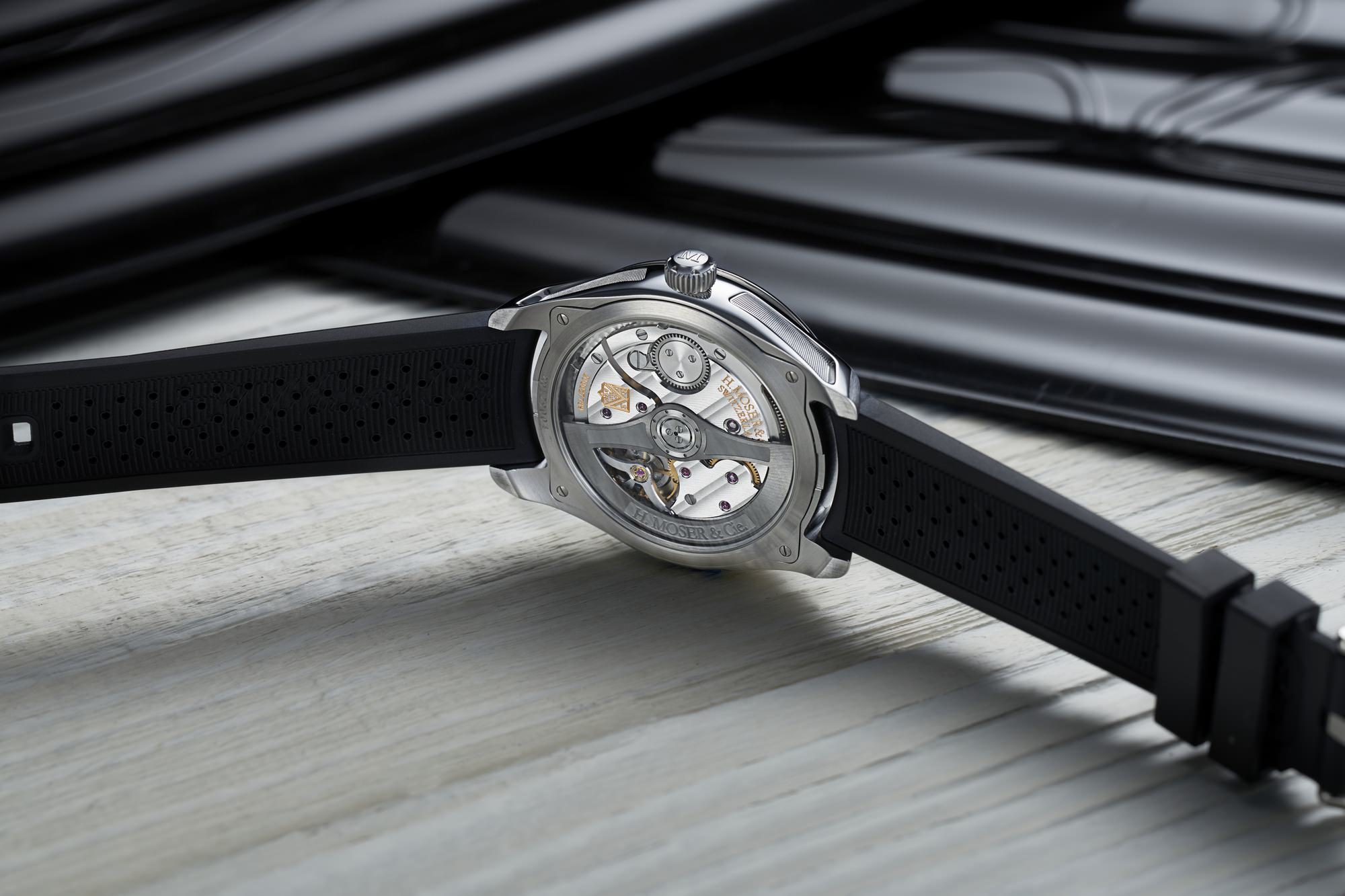 H. Moser & Cie Pioneer Centre Seconds Arctic Blue - View 3