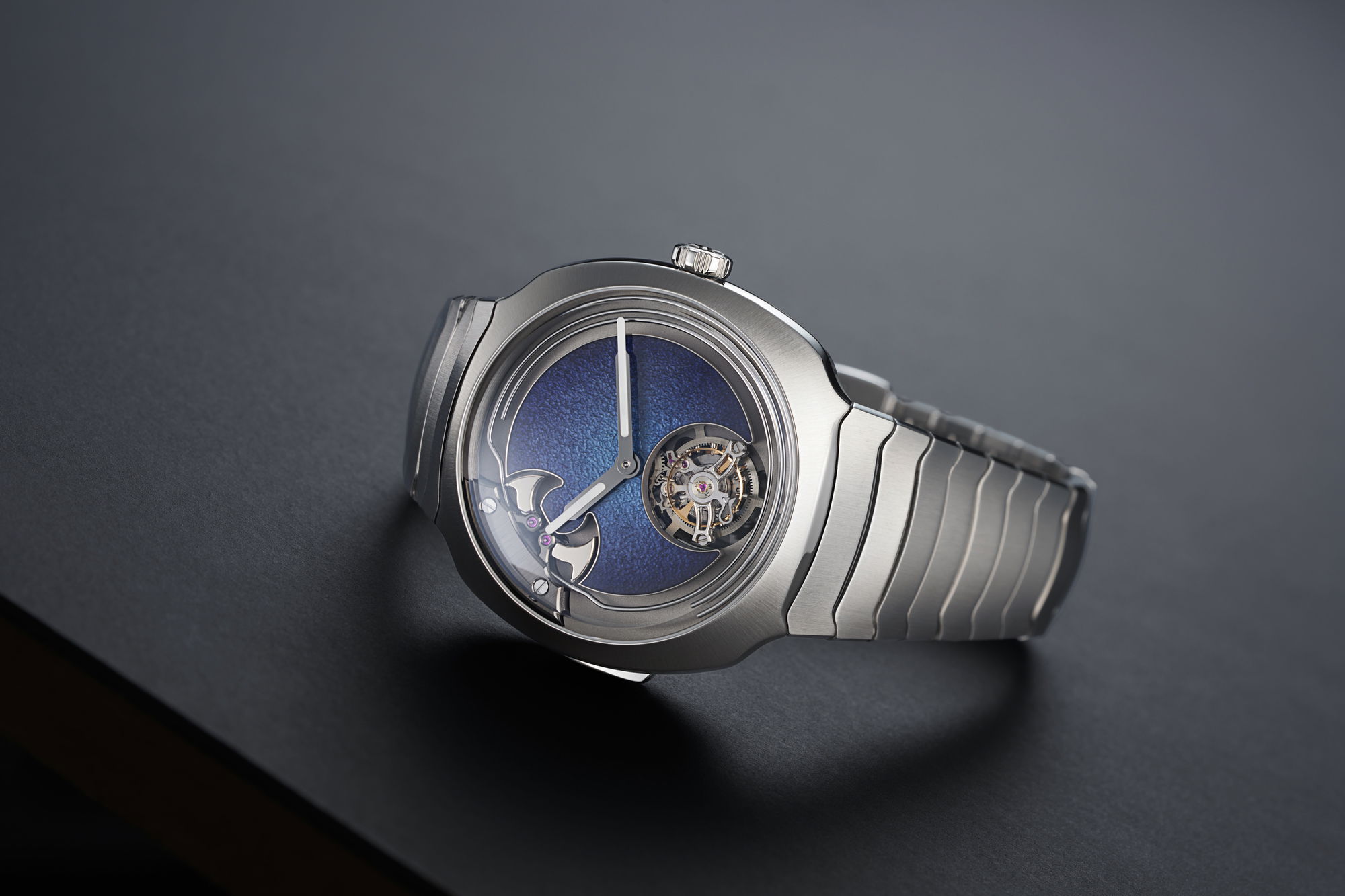 H. Moser & Cie Streamliner Concept Minute Repeater Tourbillon Blue Enamel - View 2