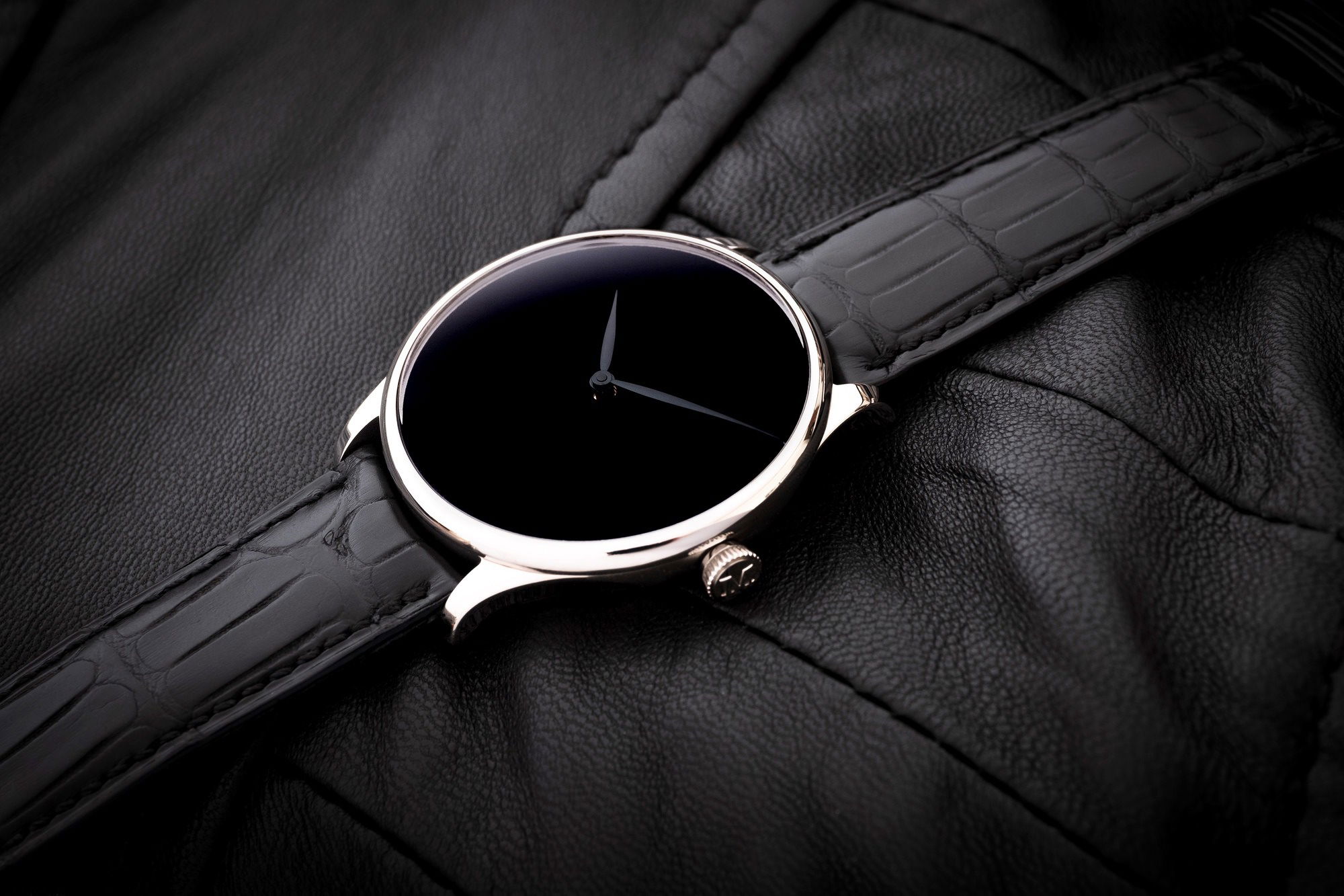 H. Moser & Cie Venturer Vantablack® Black Hands XL - View 3
