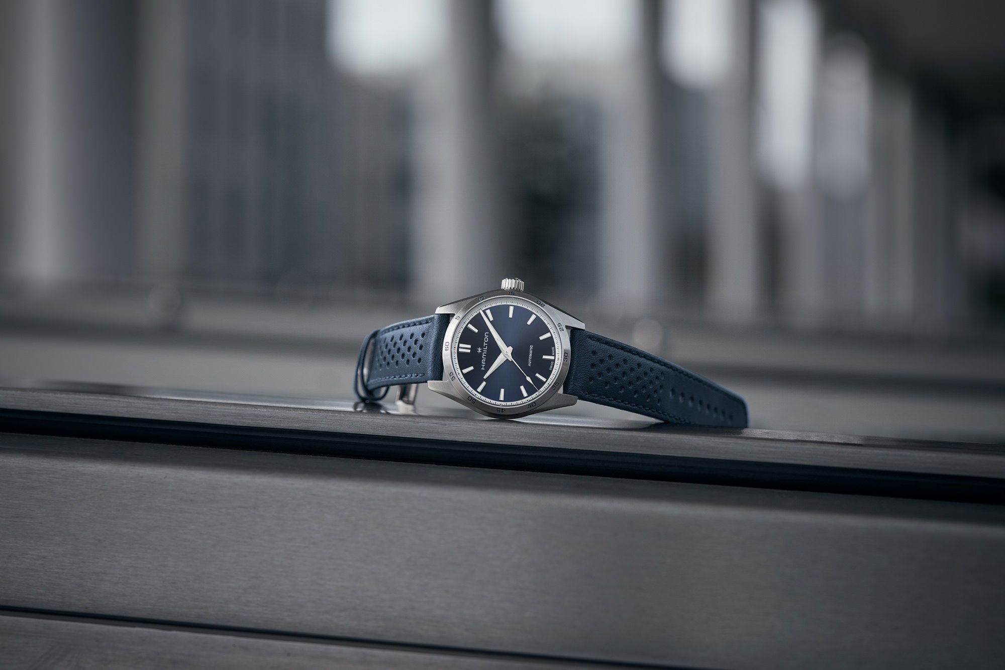 Hamilton Jazzmaster Performer Automatic 38mm - View 2