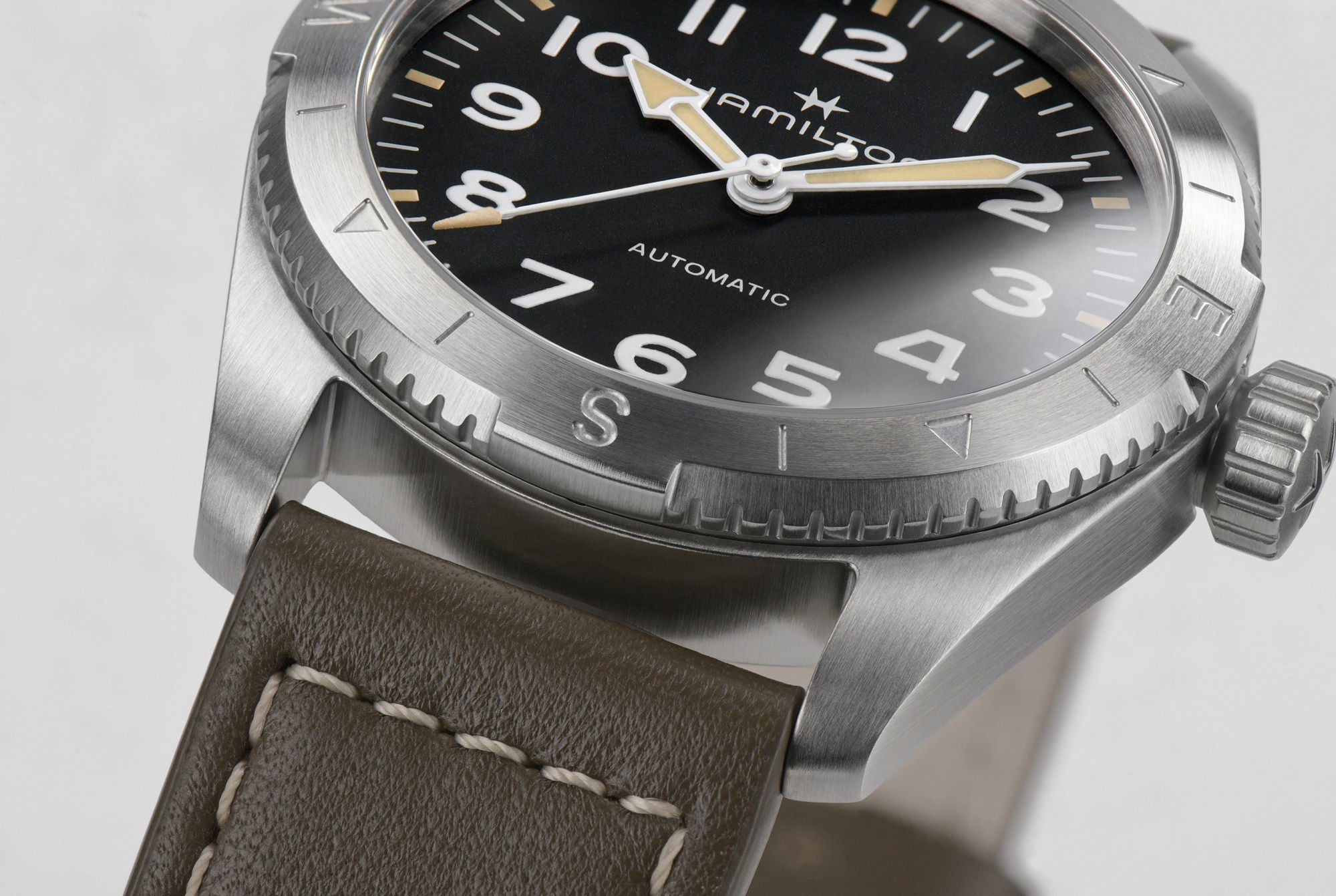 Hamilton Khaki Field Expedition 37 - View 3