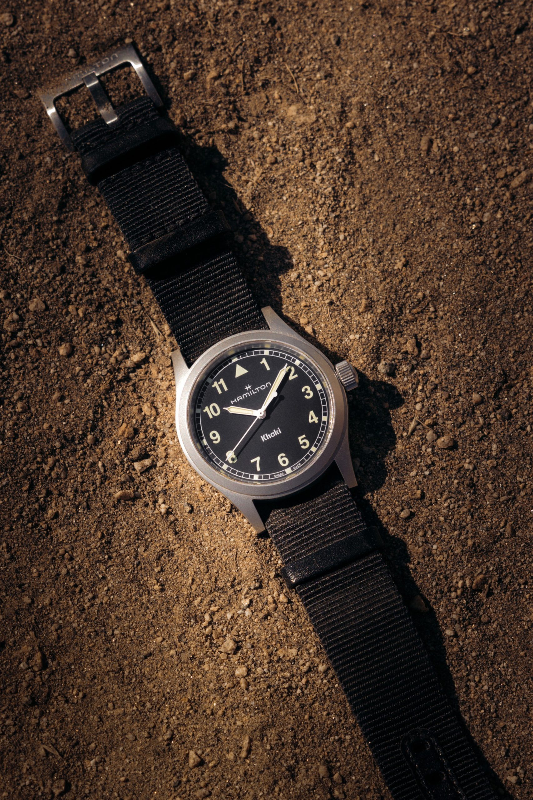 Hamilton Khaki Field Quartz 33 - View 3