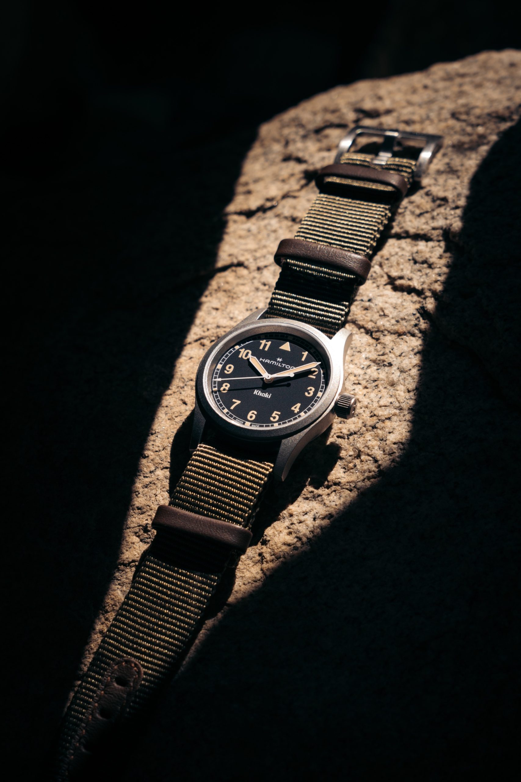 Hamilton Khaki Field Quartz 33 - View 3