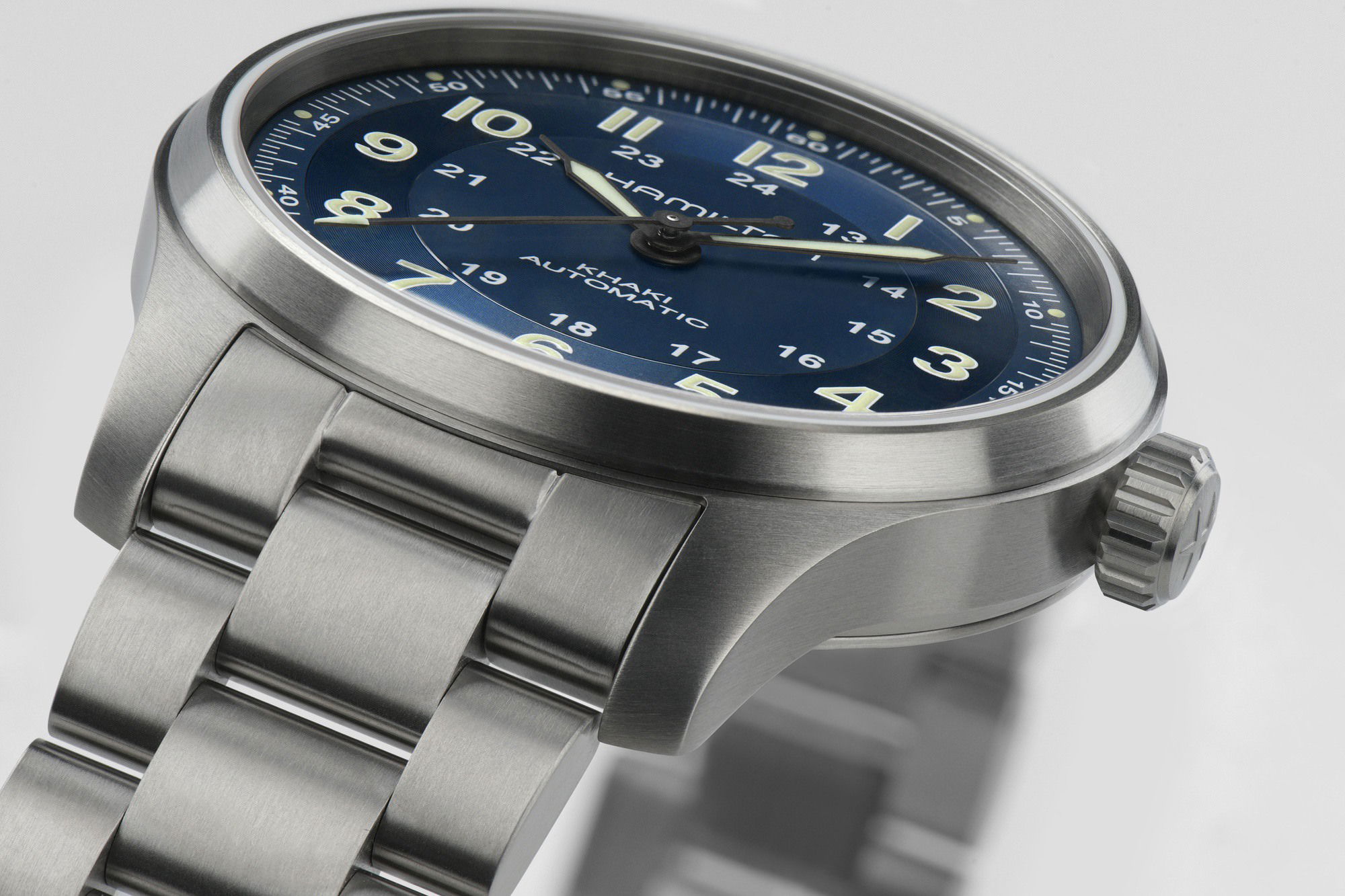 Hamilton Khaki Field Titanium 42 - View 2