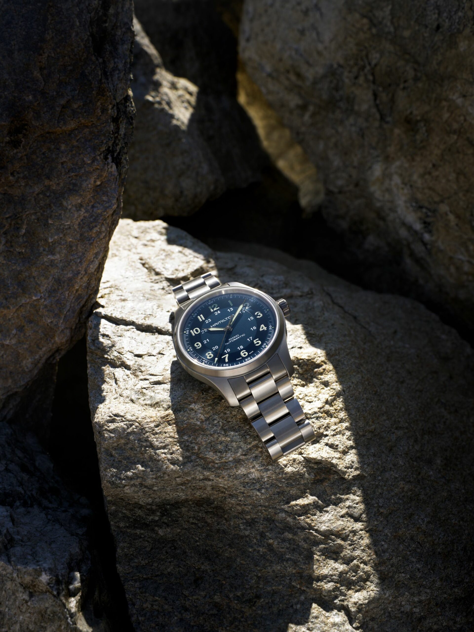 Hamilton Khaki Field Titanium 42 - View 3