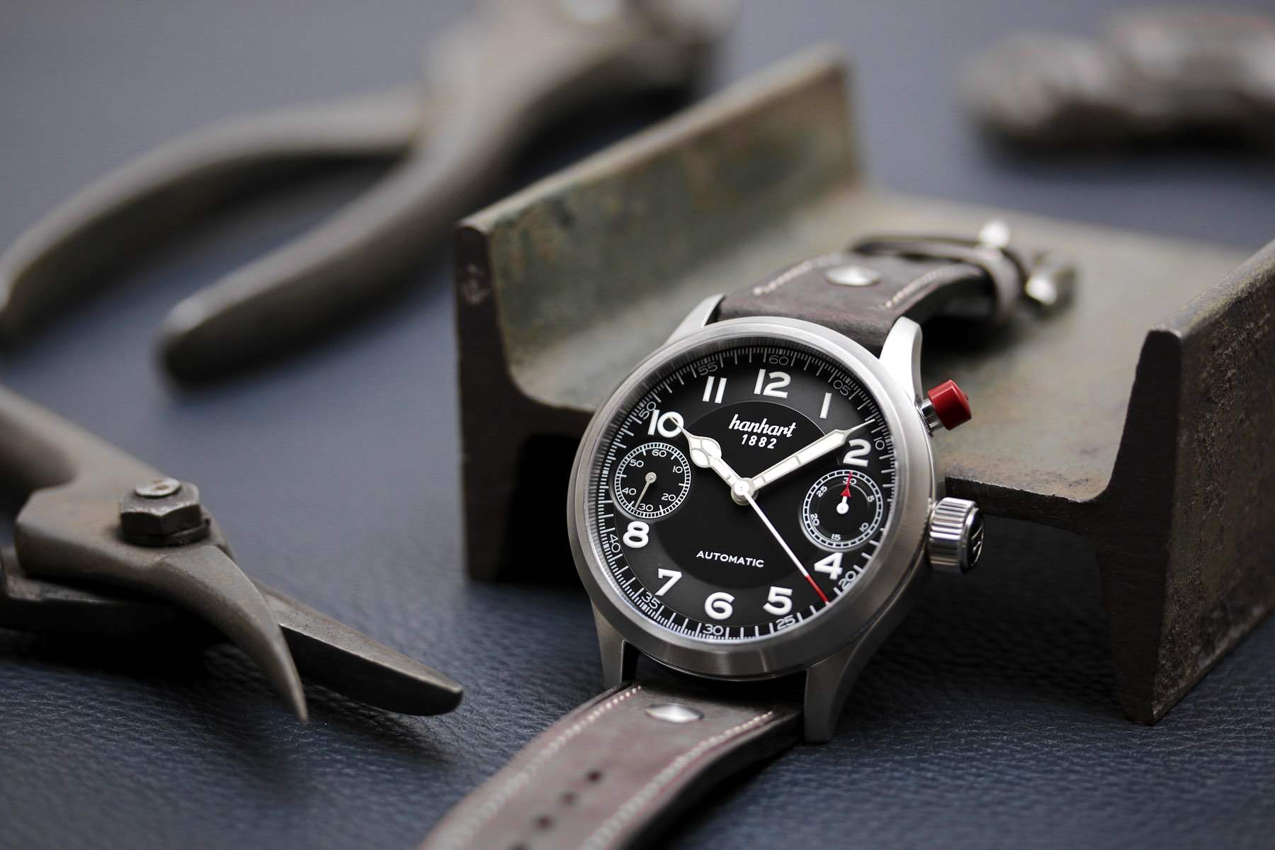 Hanhart PIONEER MonoScope Black, Flat Bezel - View 3