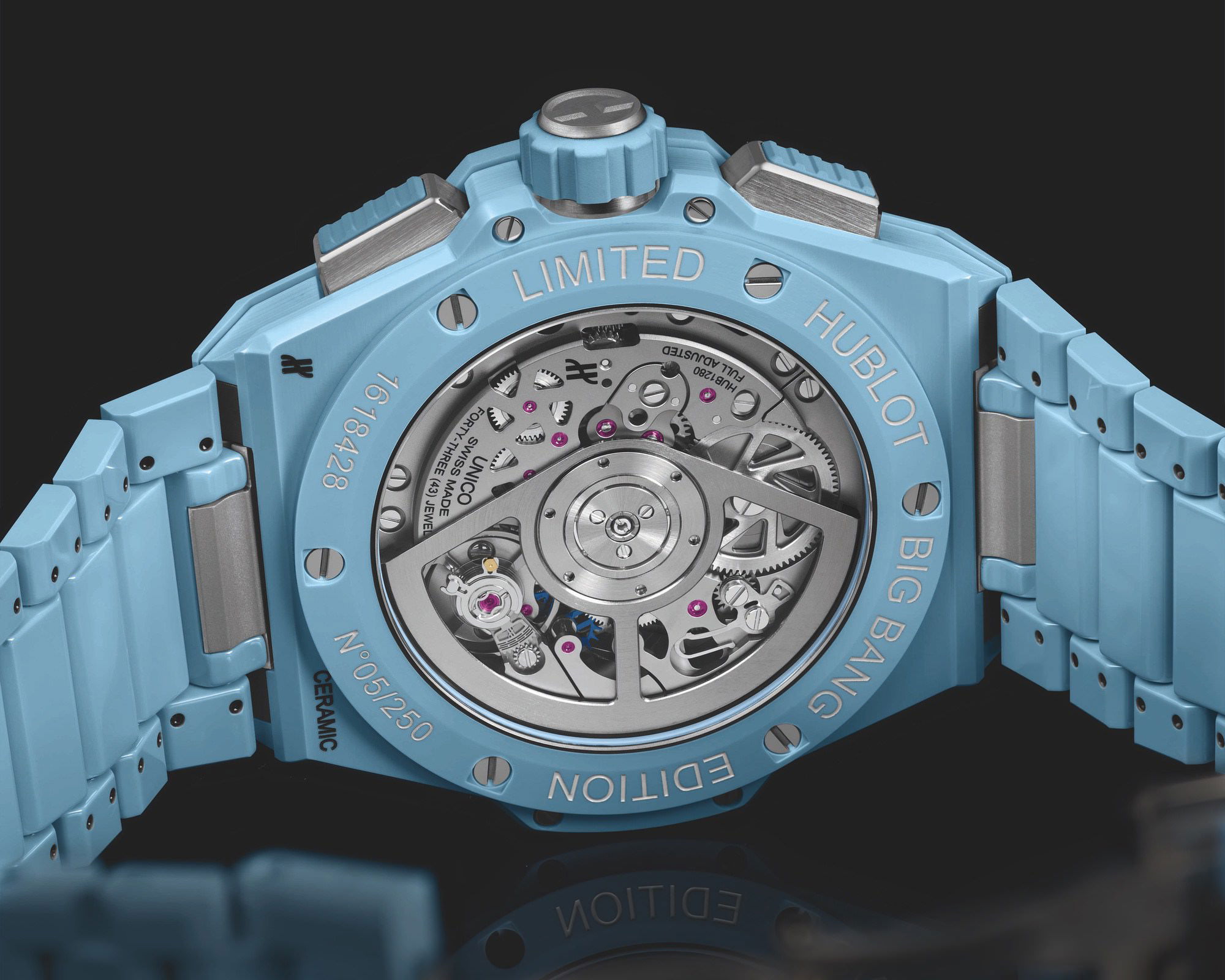 Hublot Big Bang Integral Sky Blue Ceramic - View 3