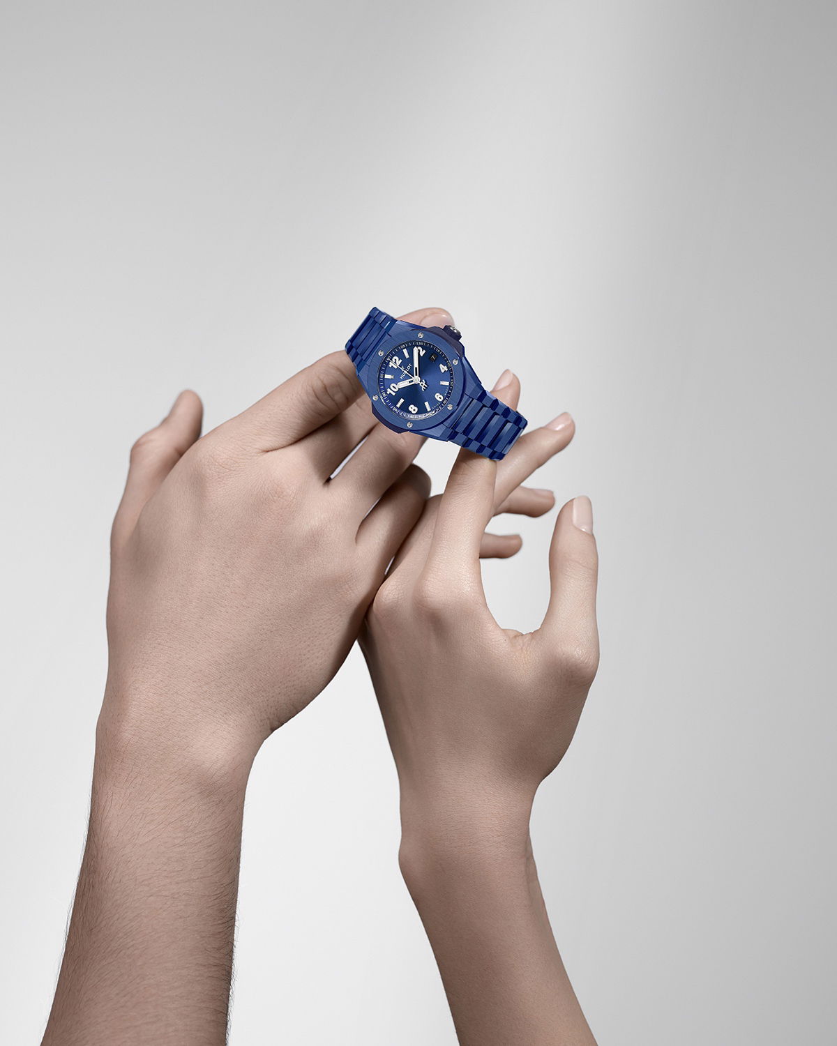 Hublot Big Bang Integrated Time Only Blue Ceramic - View 2