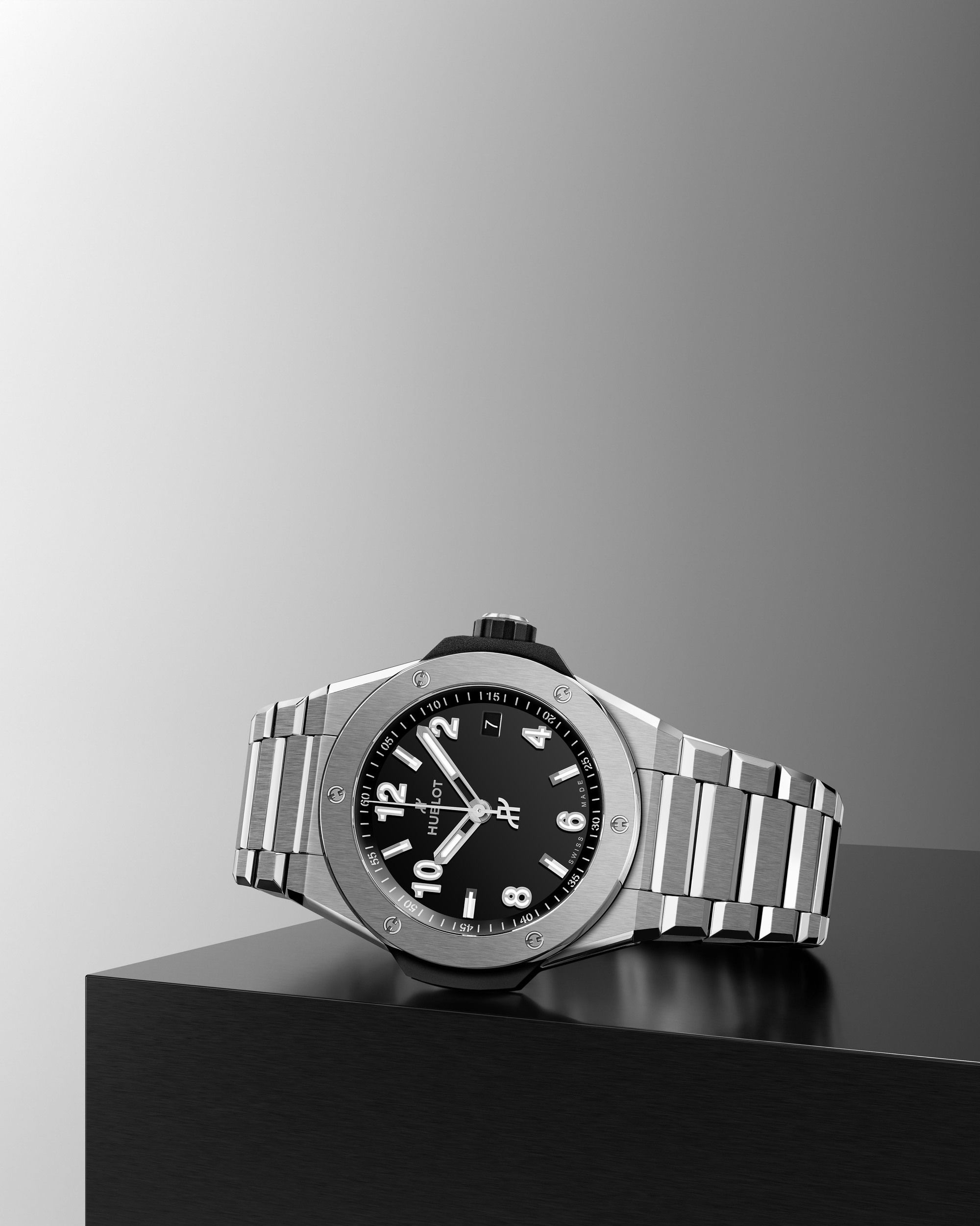Hublot Big Bang Integrated Time Only Titanium - View 2