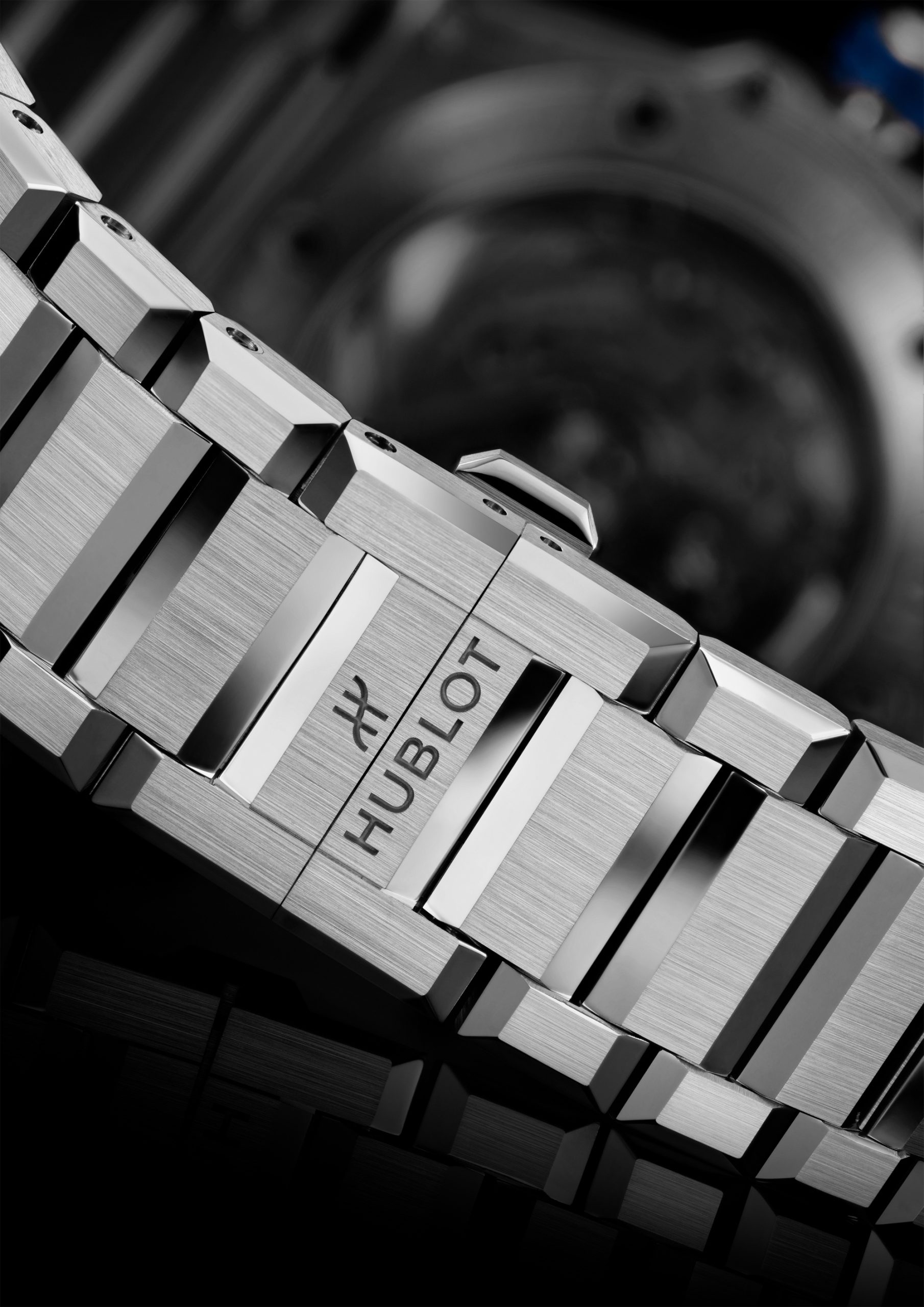 Hublot Big Bang Integrated Time Only Titanium Blue - View 2